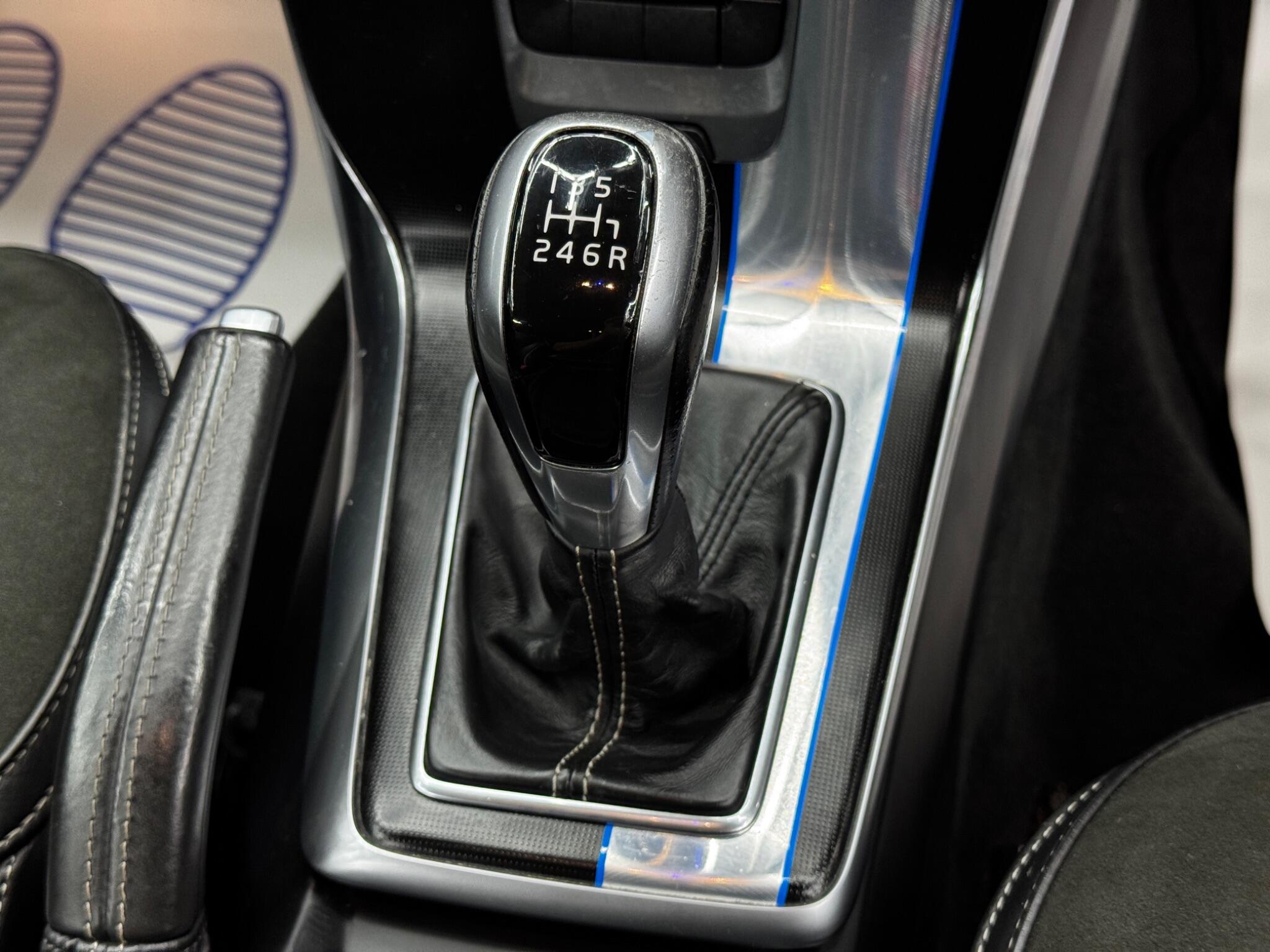 Volvo V40 view 26