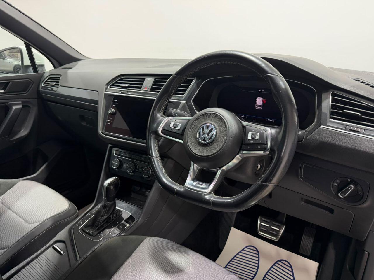 Volkswagen Tiguan view 13