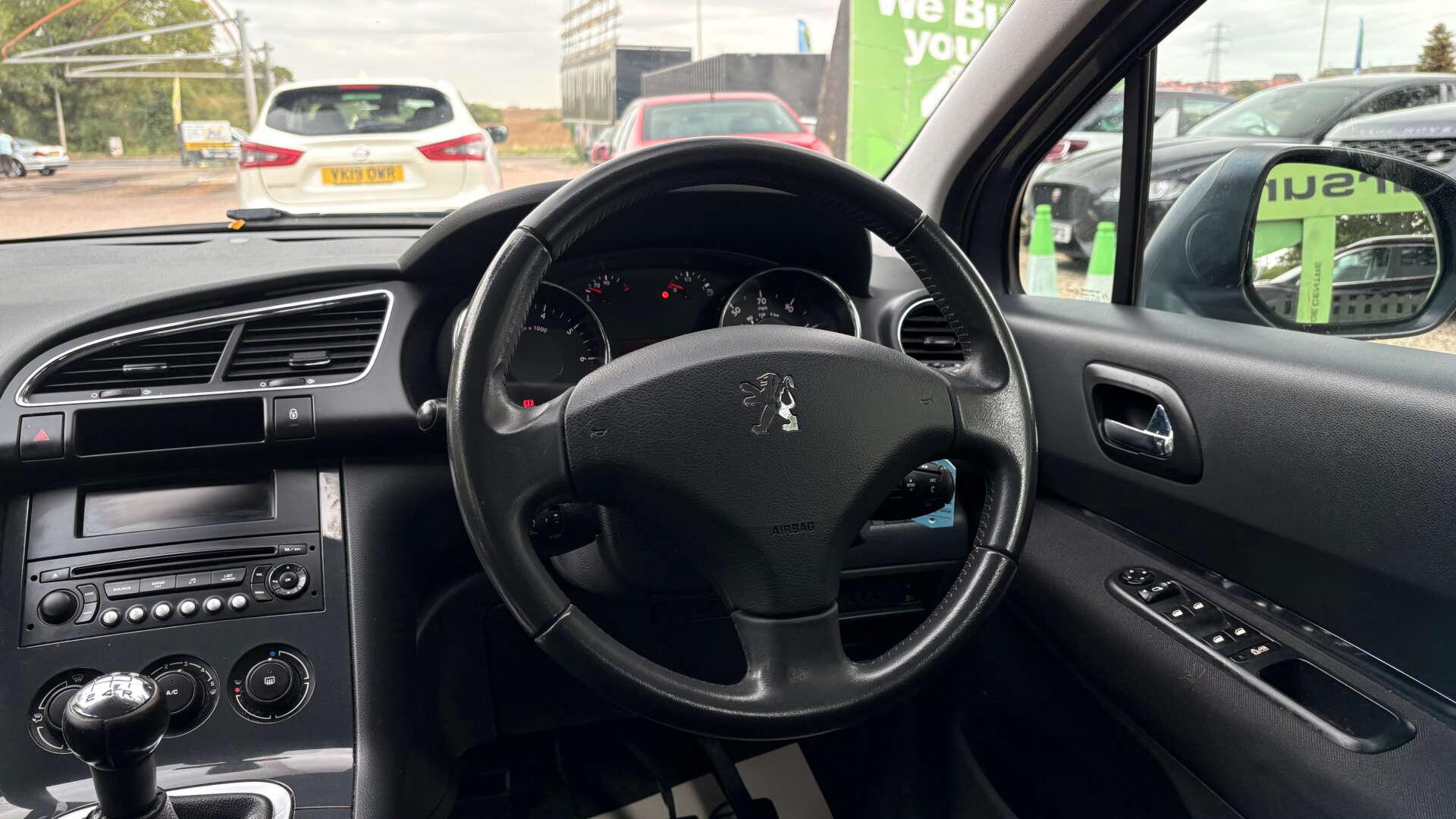 Peugeot 3008 view 16