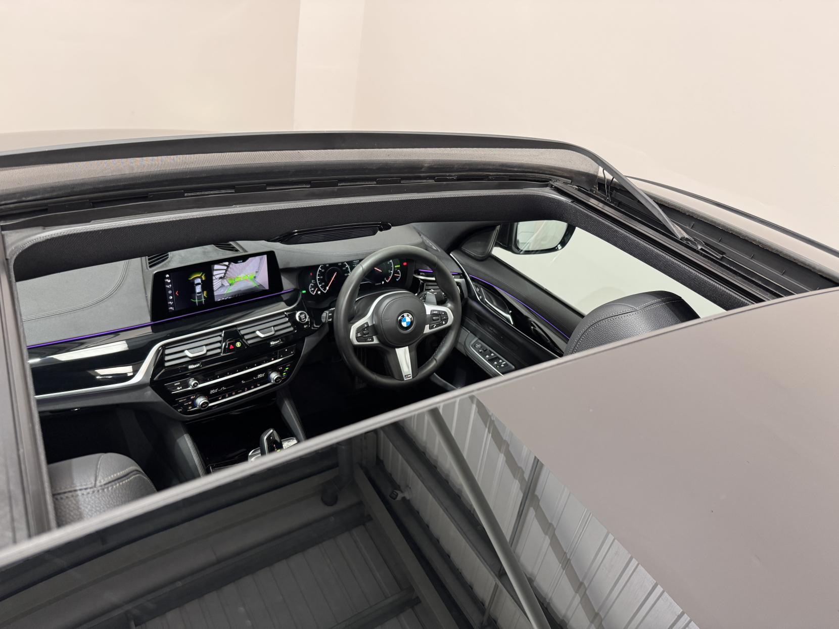 BMW 6 Series view 12