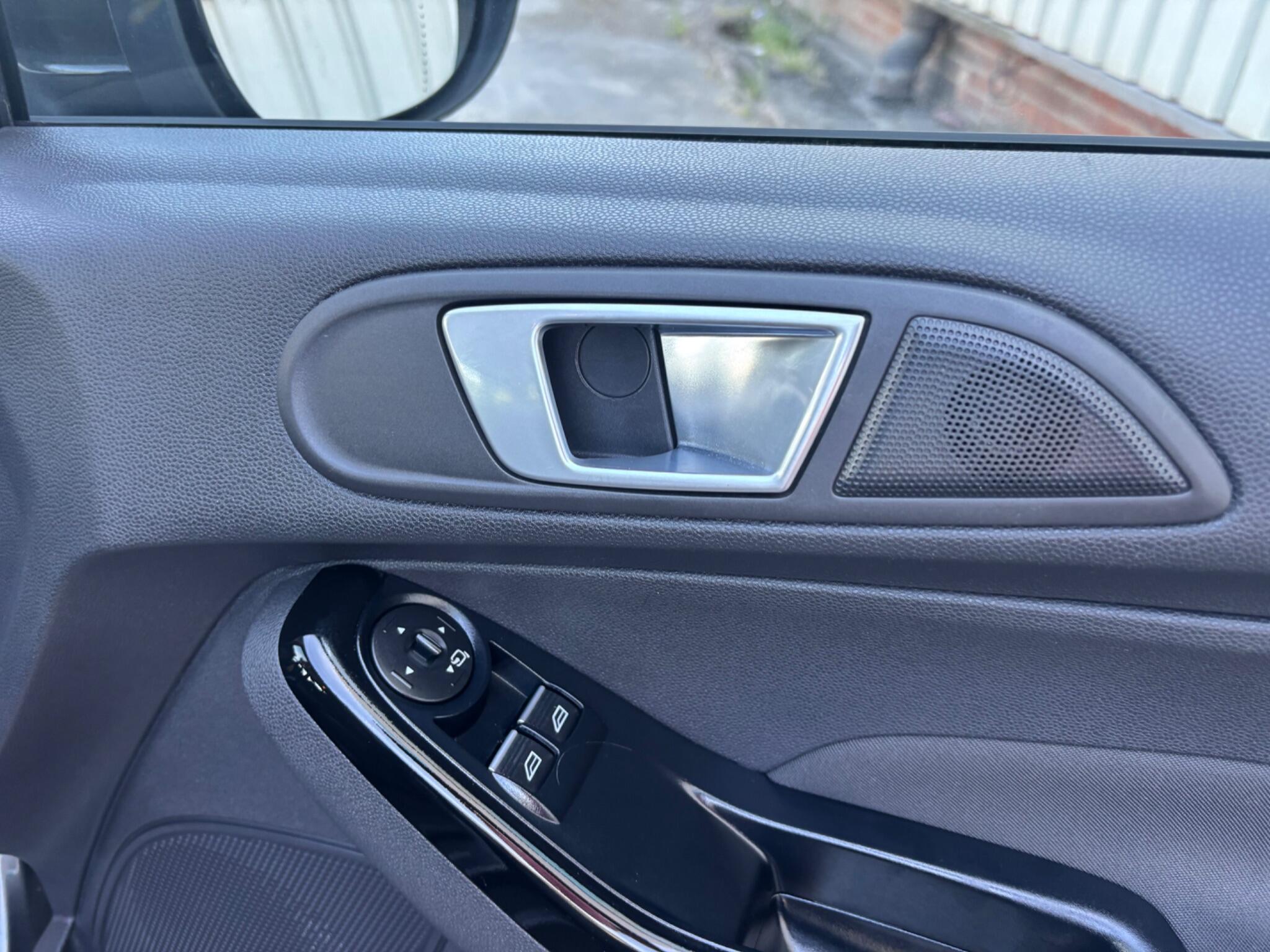 Ford Fiesta view 28
