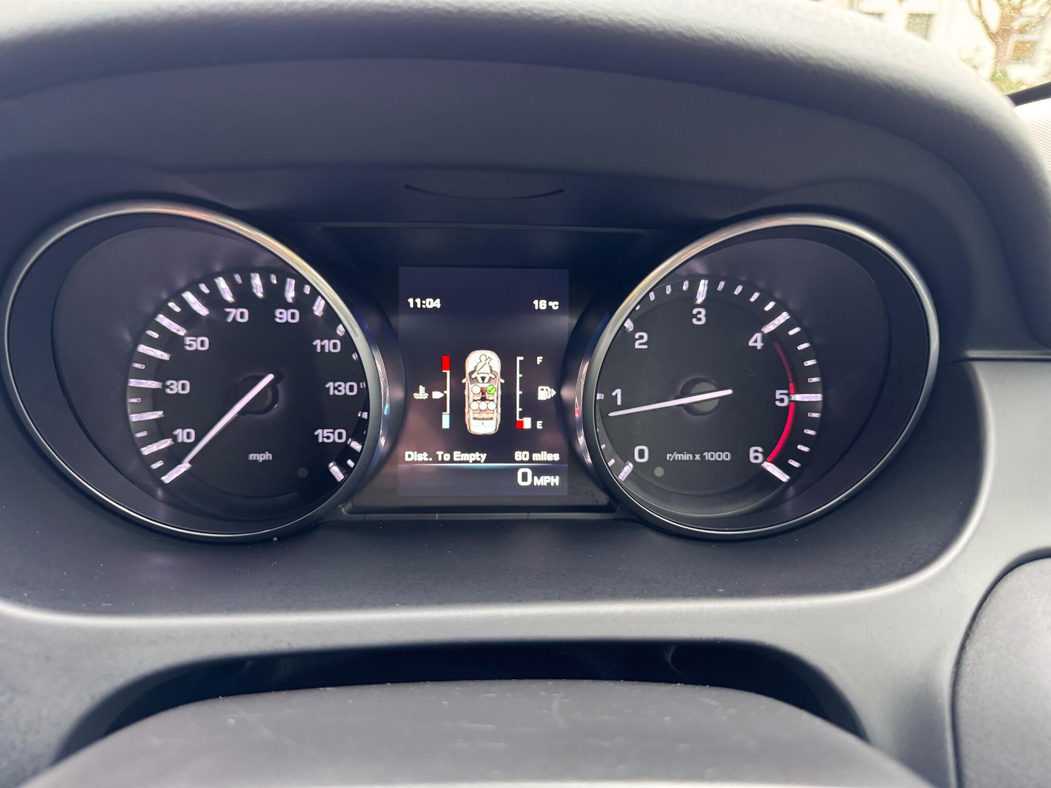 2016 Land Rover Discovery Sport 2.0 TD4 SE Tech 4WD Euro 6 (s/s) 5dr (5 Seat) • 100,000 miles image 21