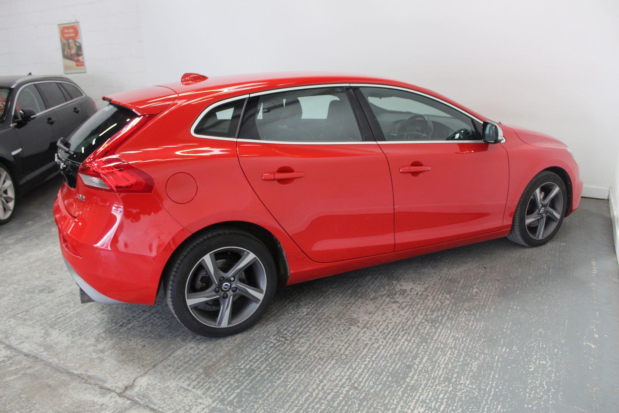 Volvo V40 view 11