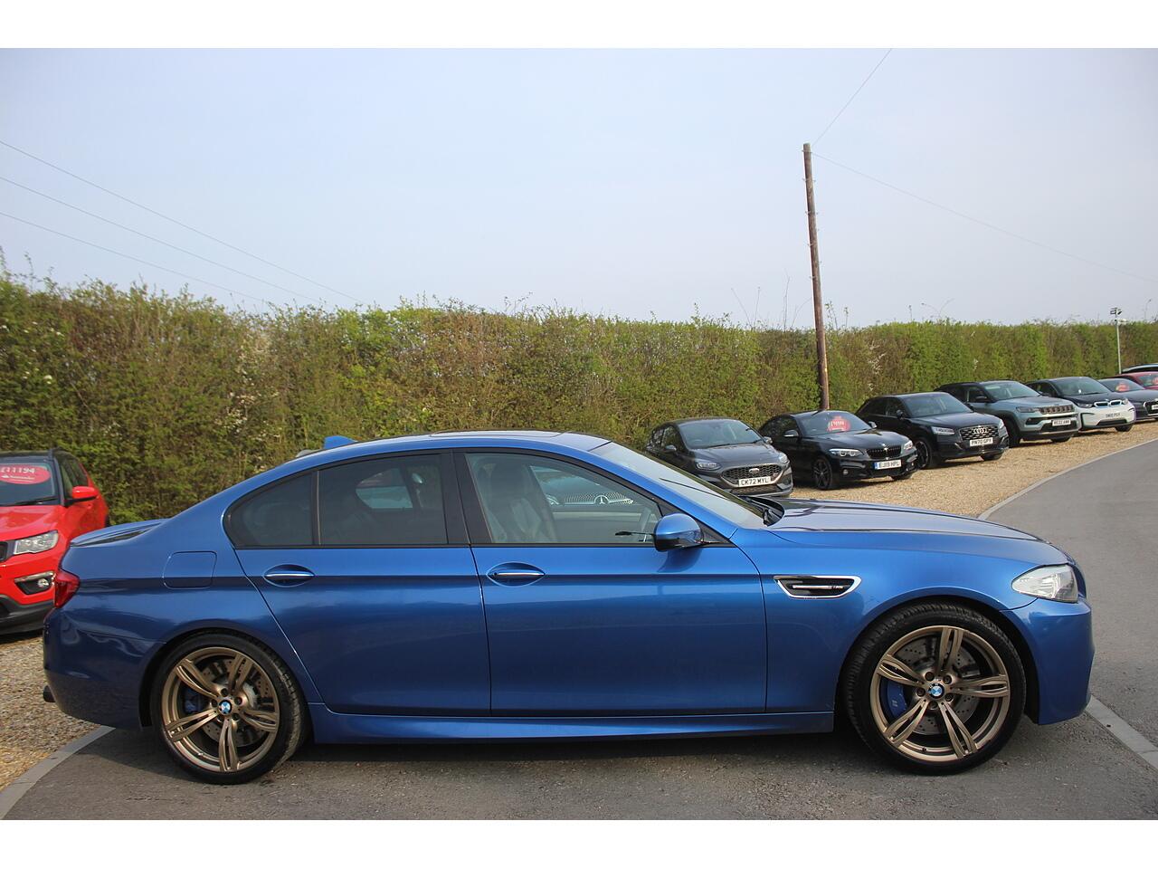 BMW M5 view 7
