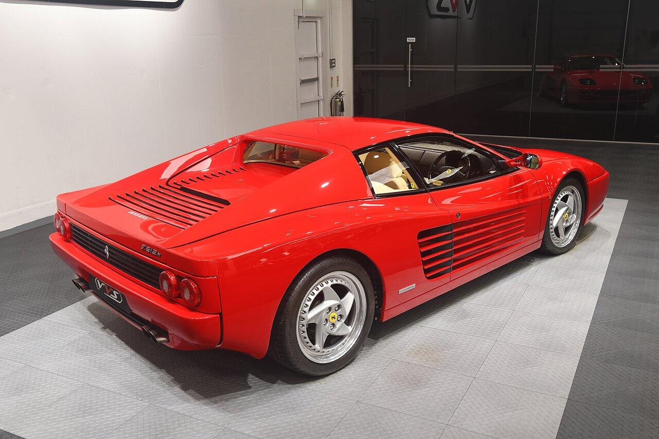 Ferrari 512 view 25