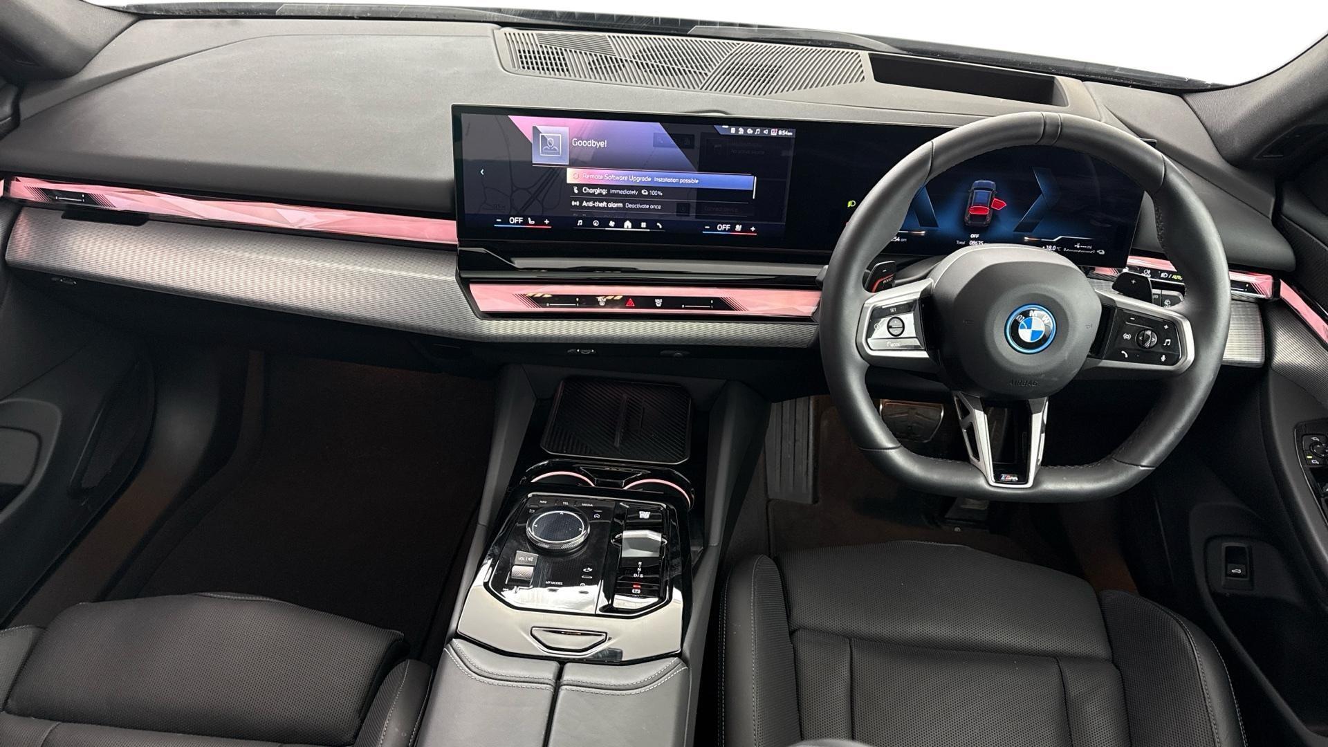BMW 5 Series view 4