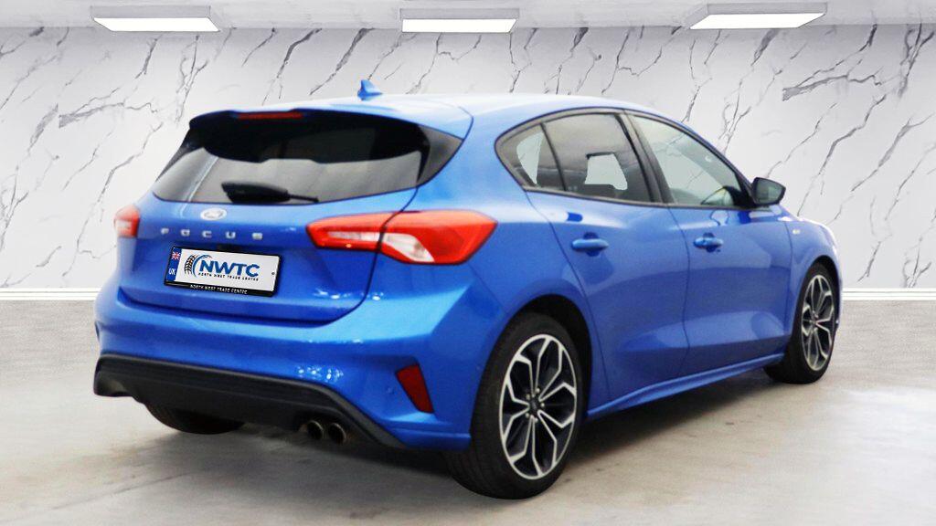 Ford Focus view 7