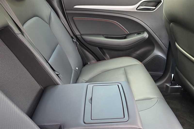 MG ZS view 30