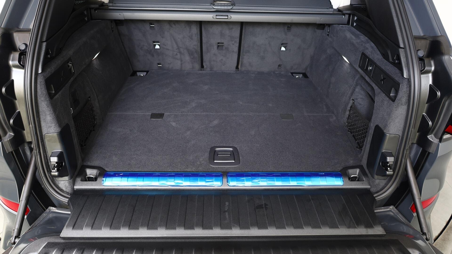 BMW X5 view 13