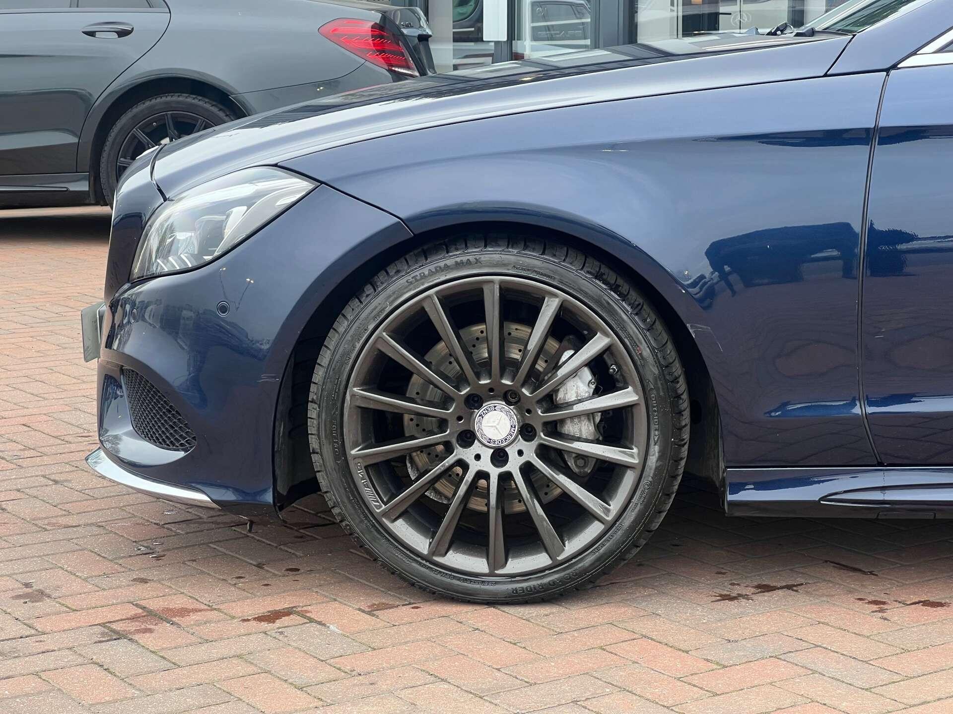 Mercedes-Benz CLS view 14