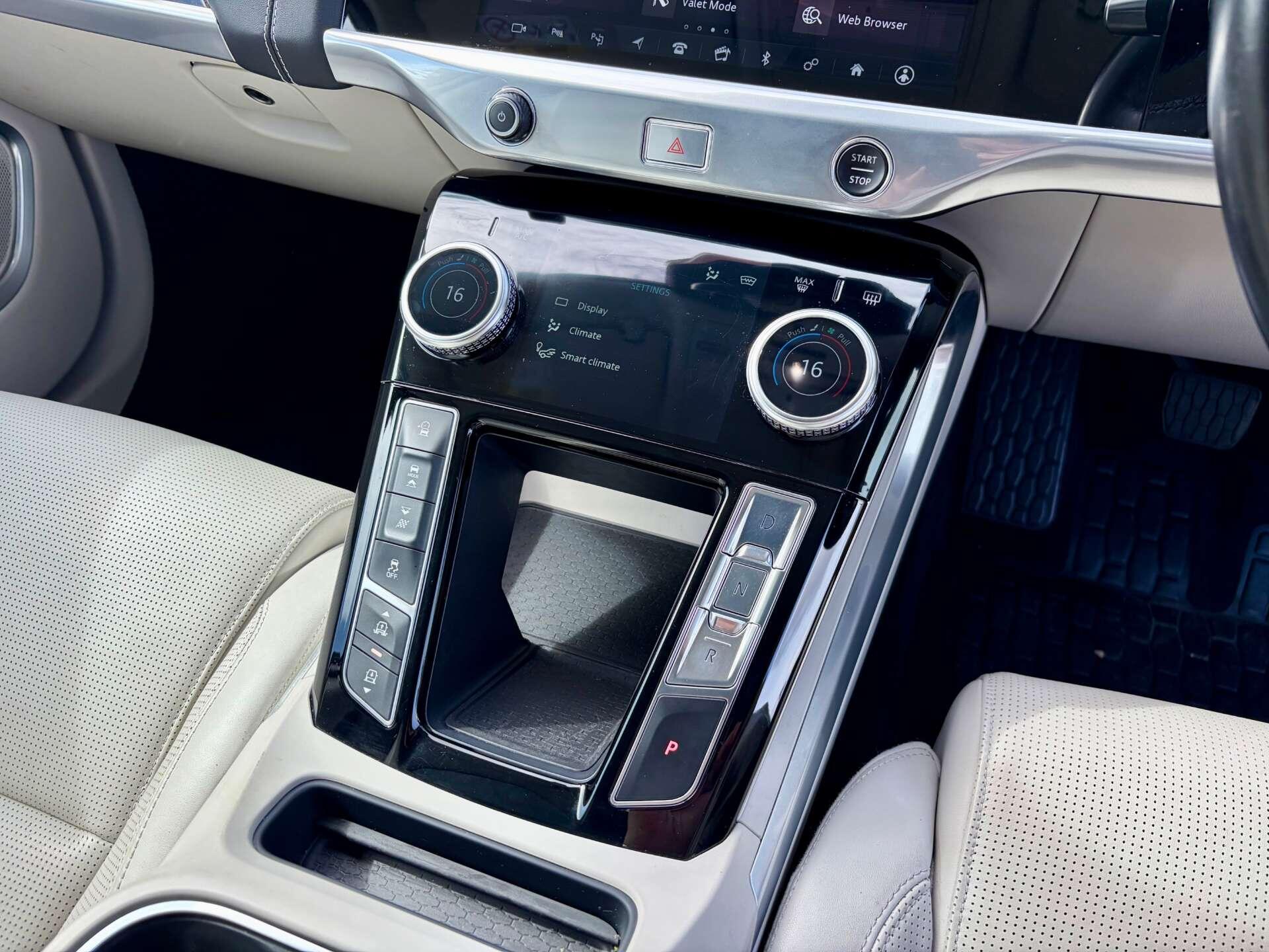 Jaguar I-Pace view 48