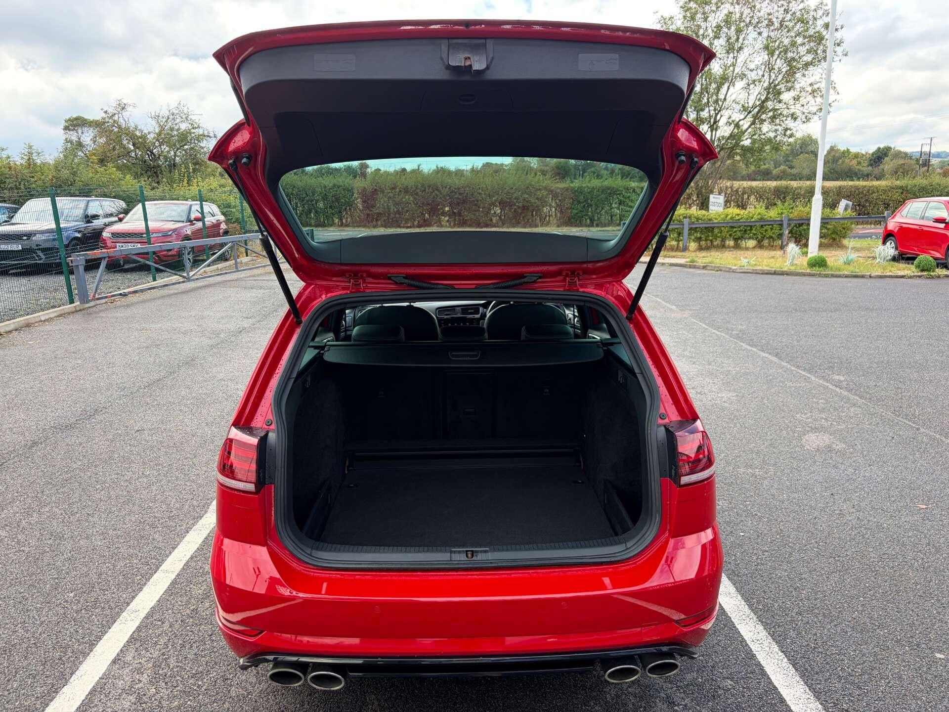 Volkswagen Golf view 24