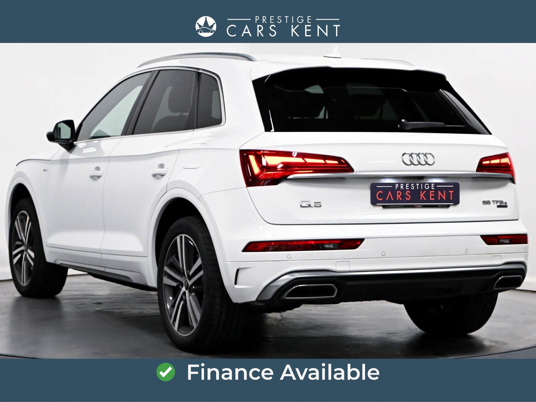 Audi Q5 view 3