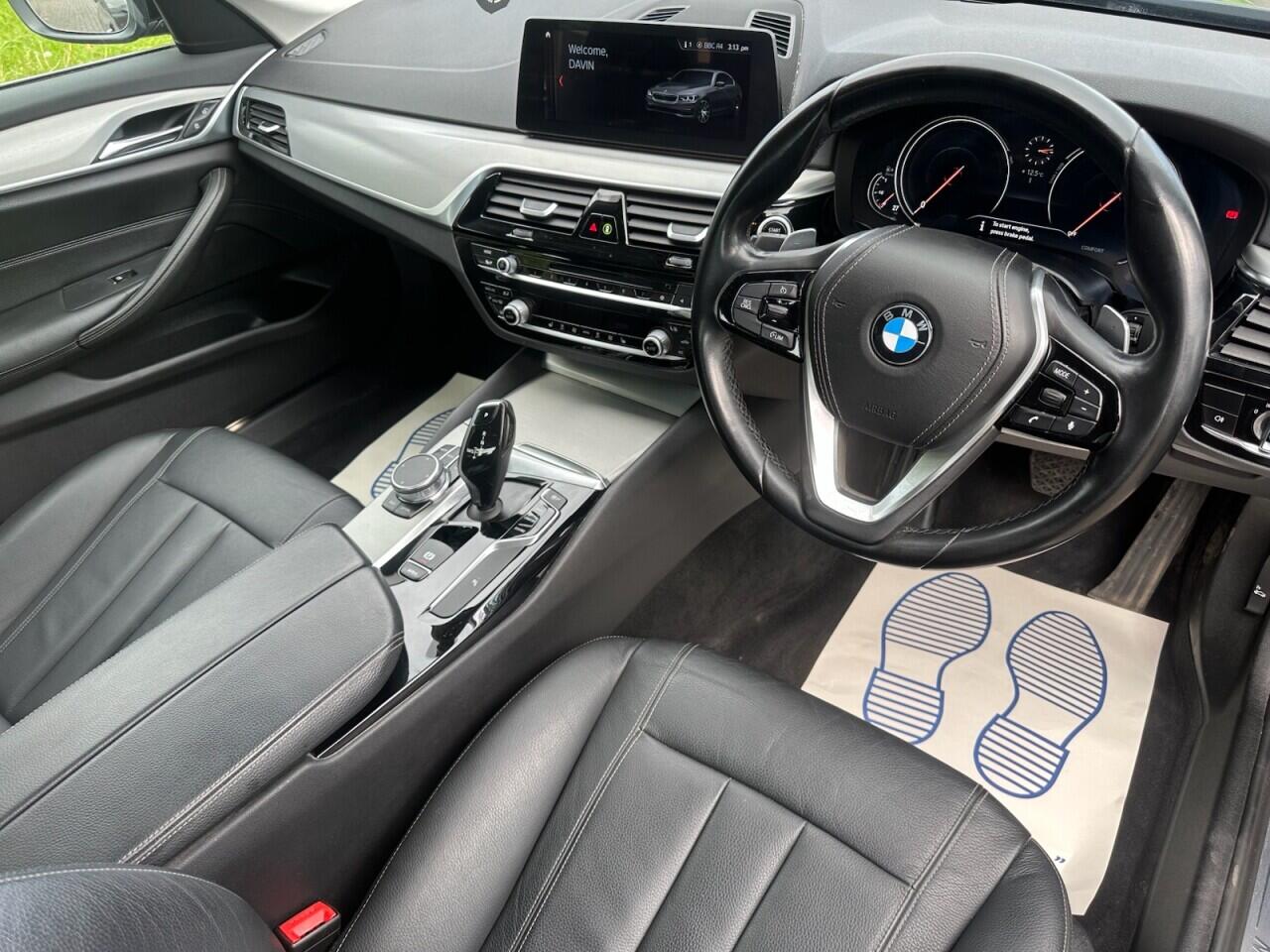 BMW 5 Series view 18