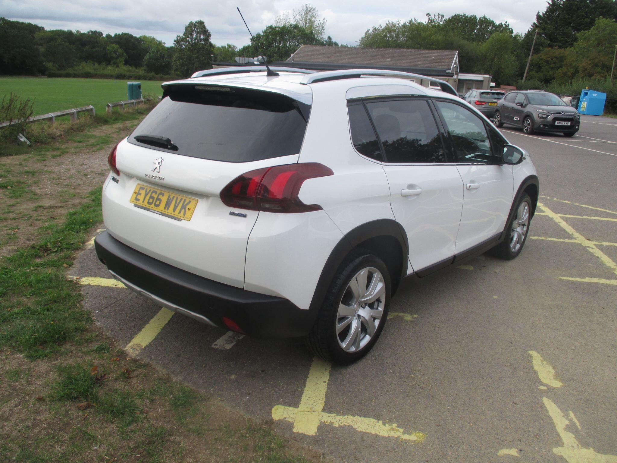 Peugeot 2008 view 15