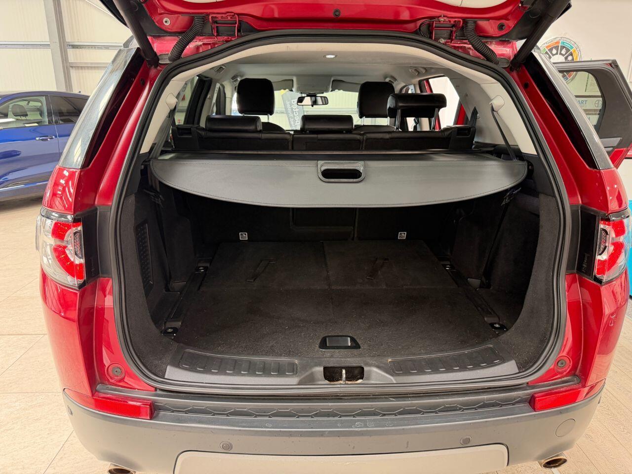 Land Rover Discovery Sport view 35