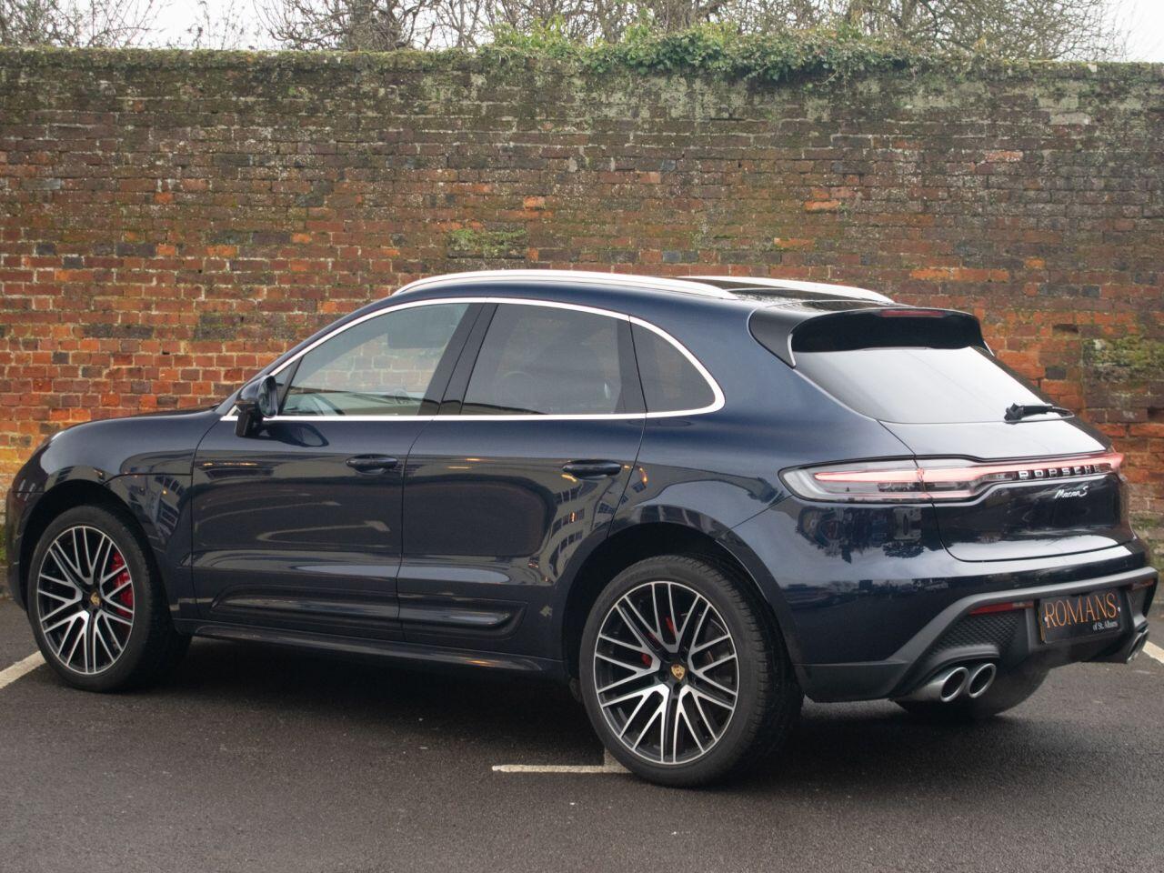 Porsche Macan view 46