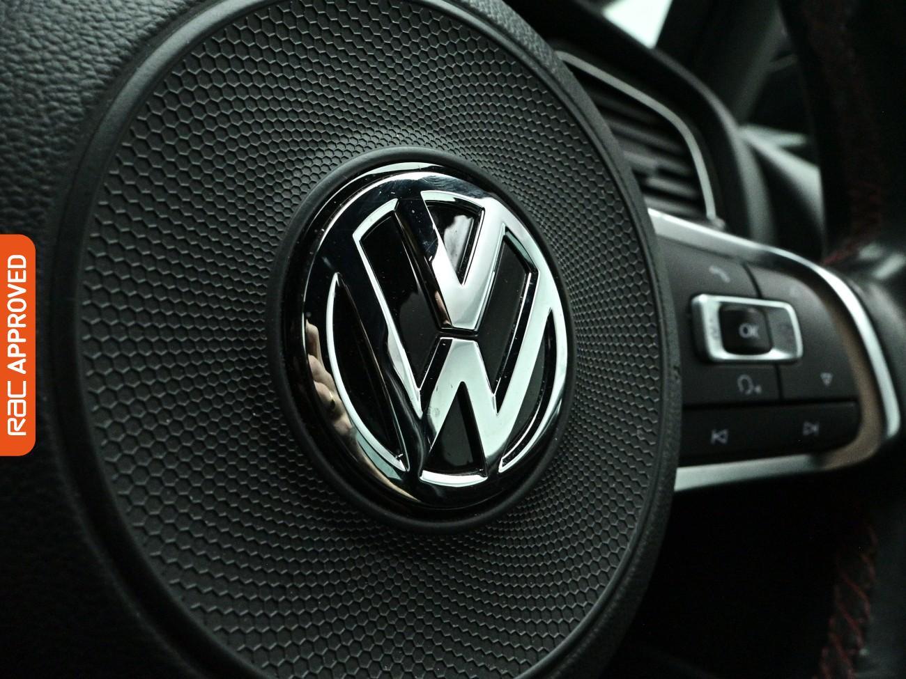 Volkswagen Golf view 24