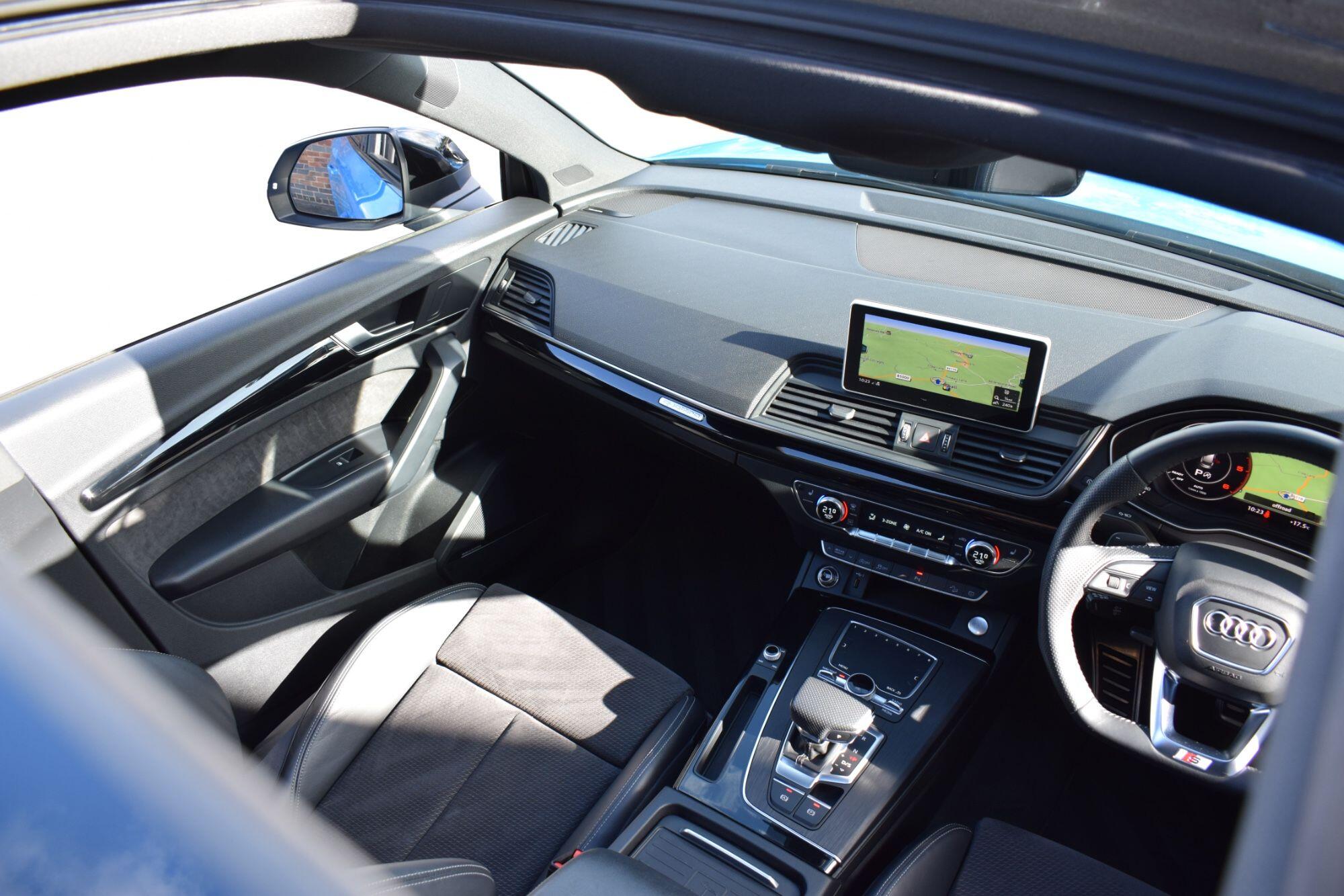 Audi Q5 view 23