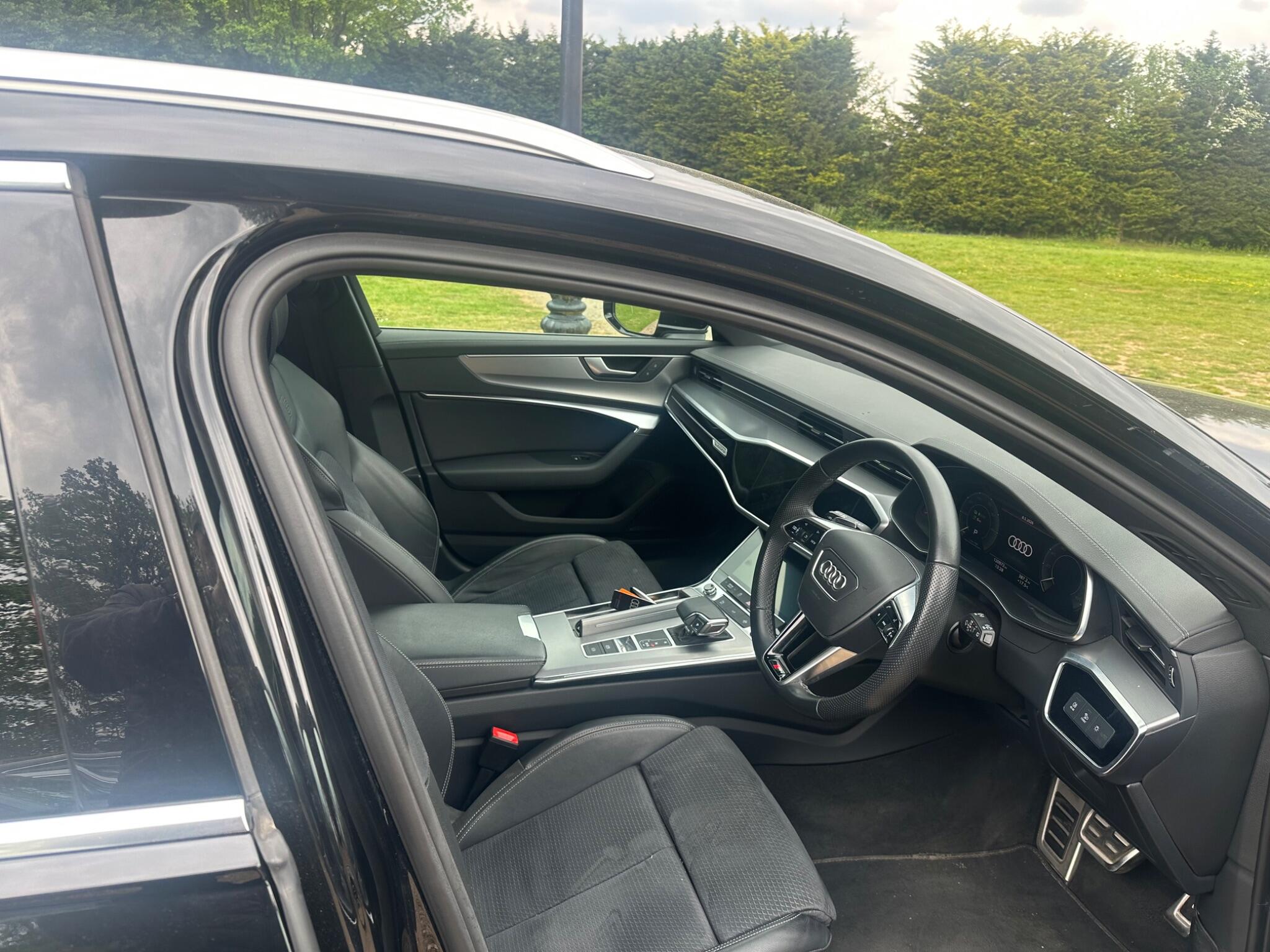 Audi A6 view 7
