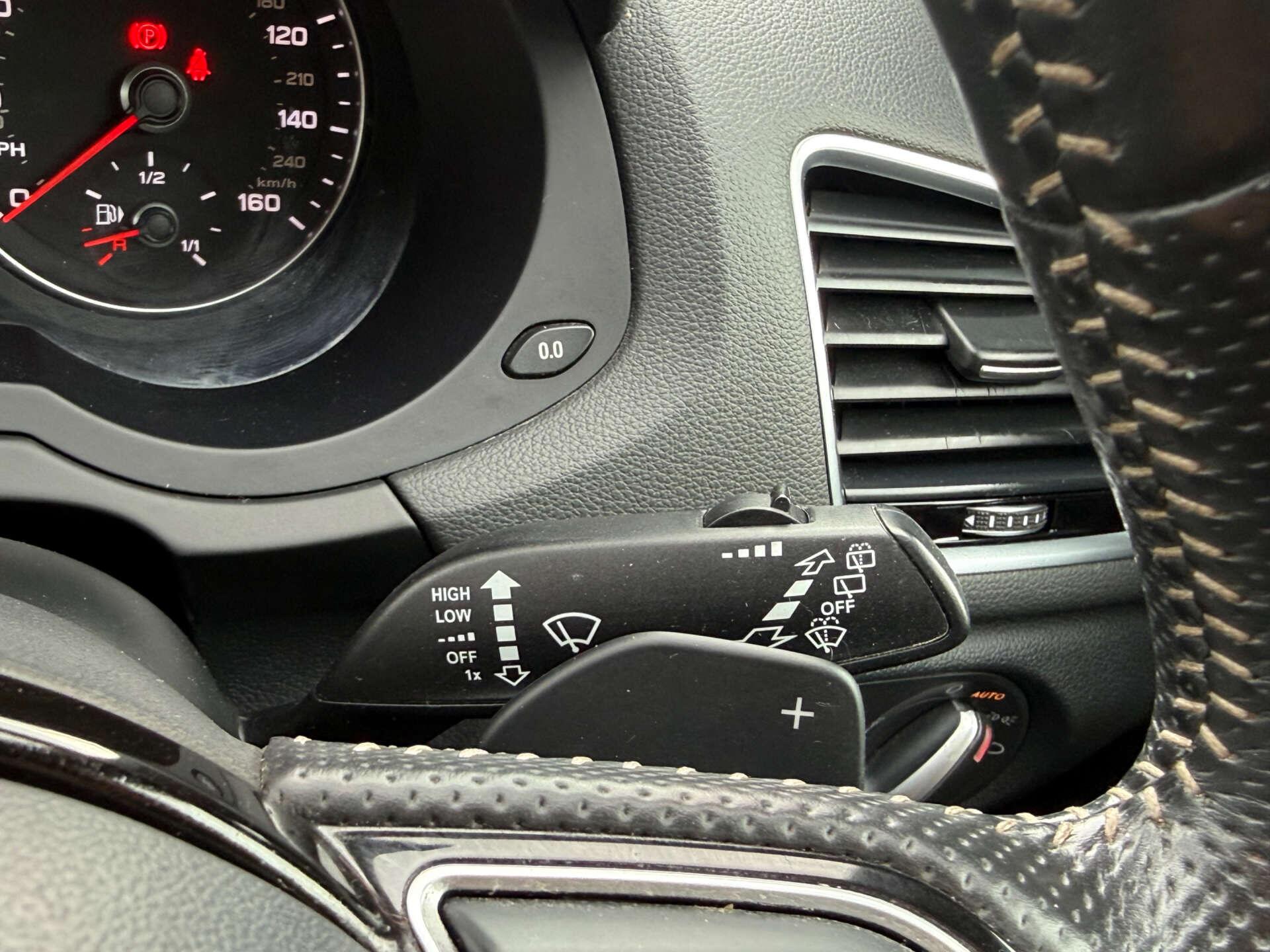 Audi Q3 view 44