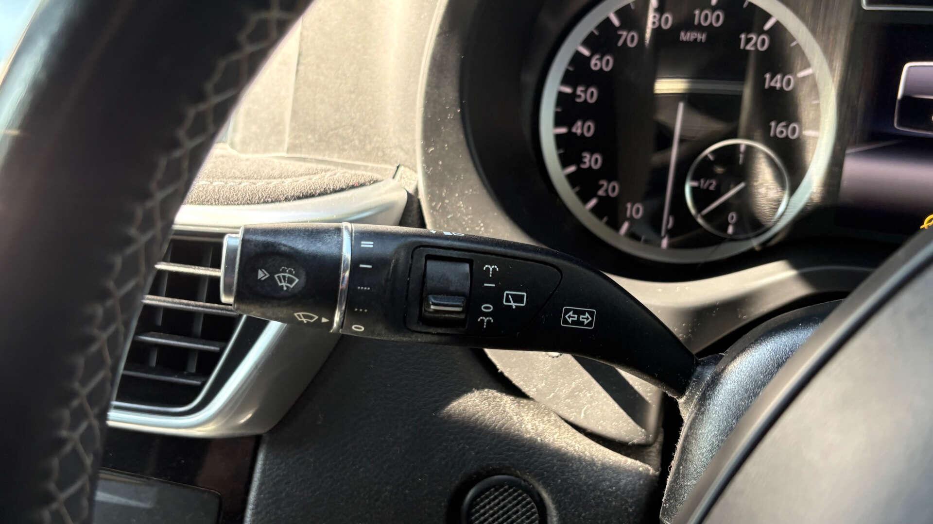 Infiniti Q30 view 19