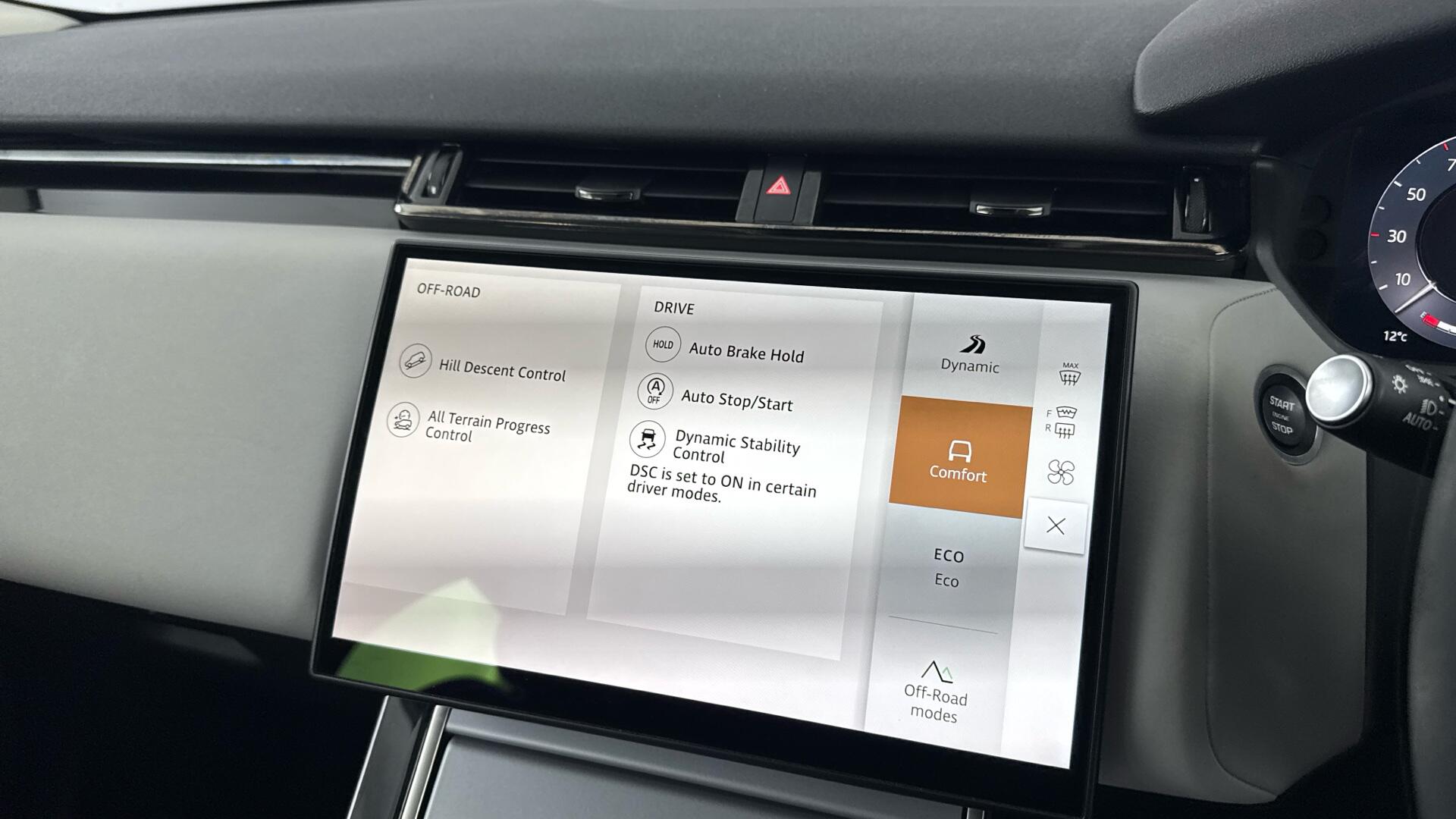 Land Rover Range Rover Velar view 32