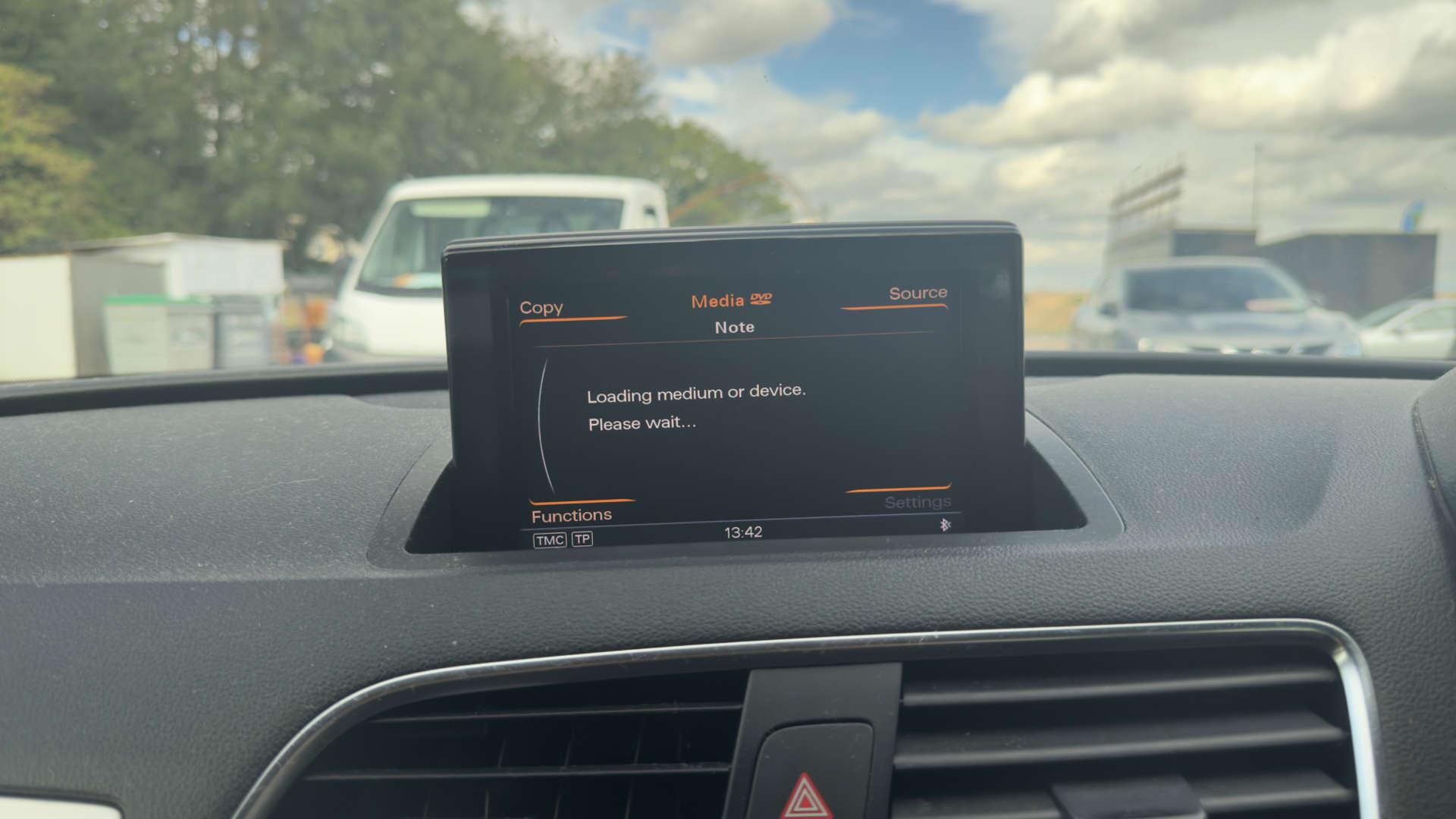 Audi Q3 view 25