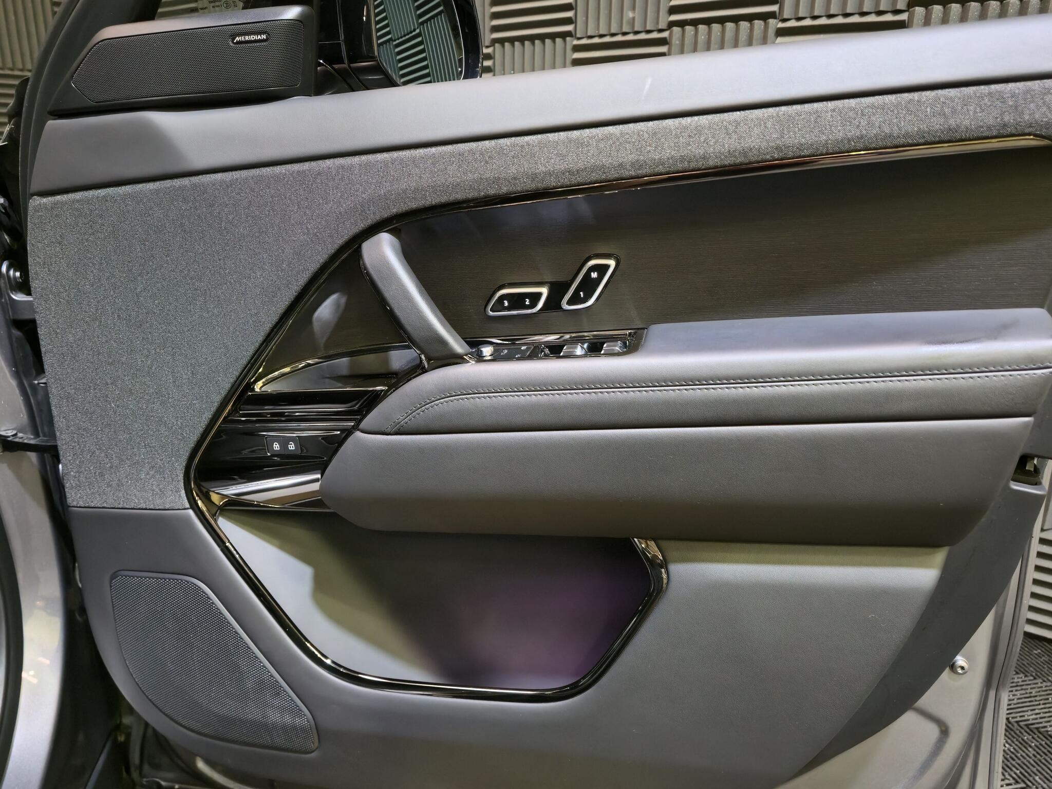 Land Rover Range Rover Sport view 24