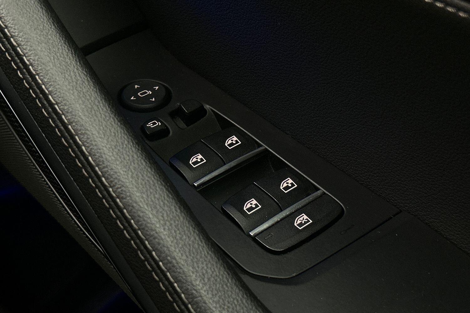 BMW X6 view 24