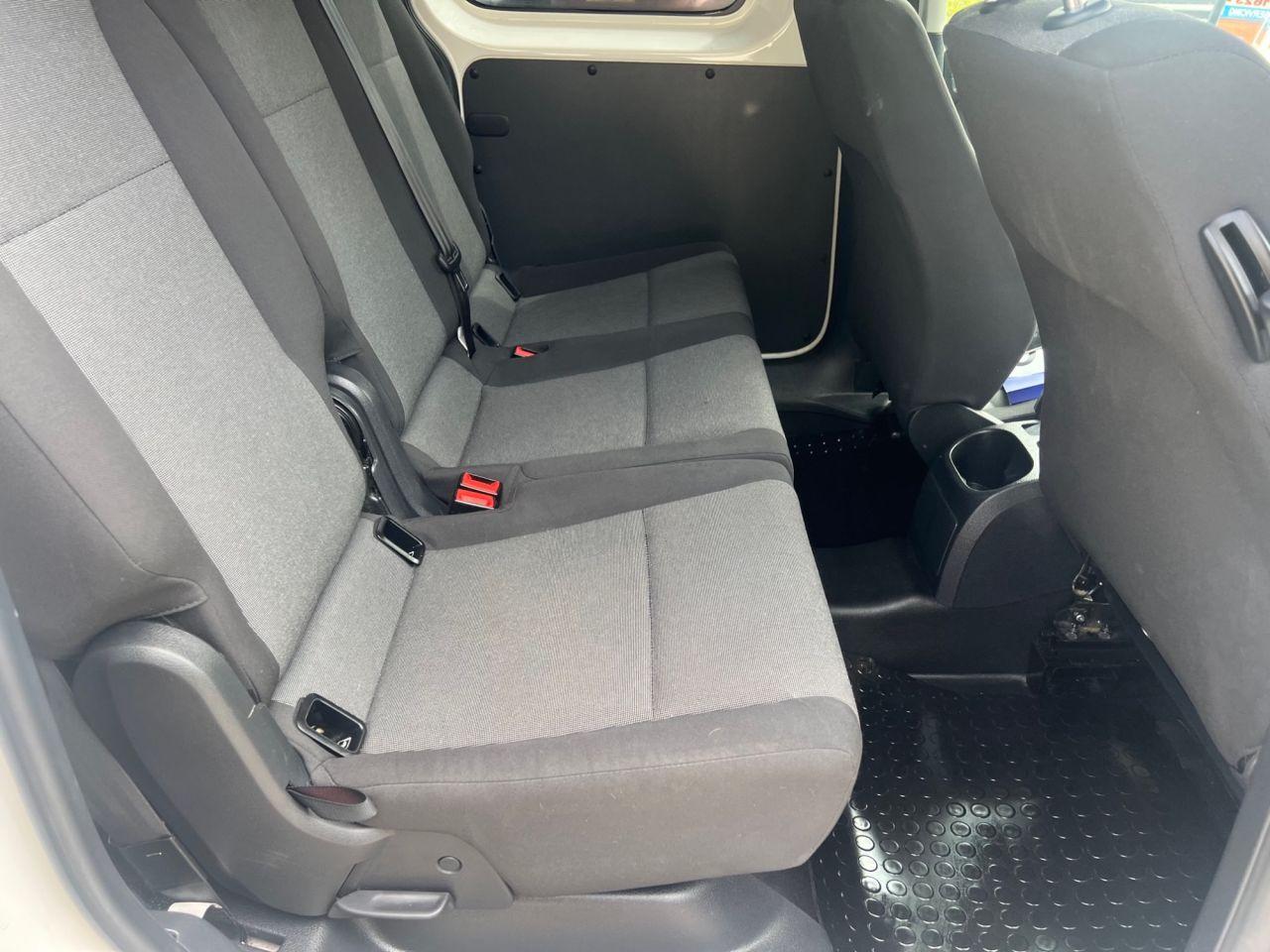 Volkswagen Caddy Maxi Life view 10