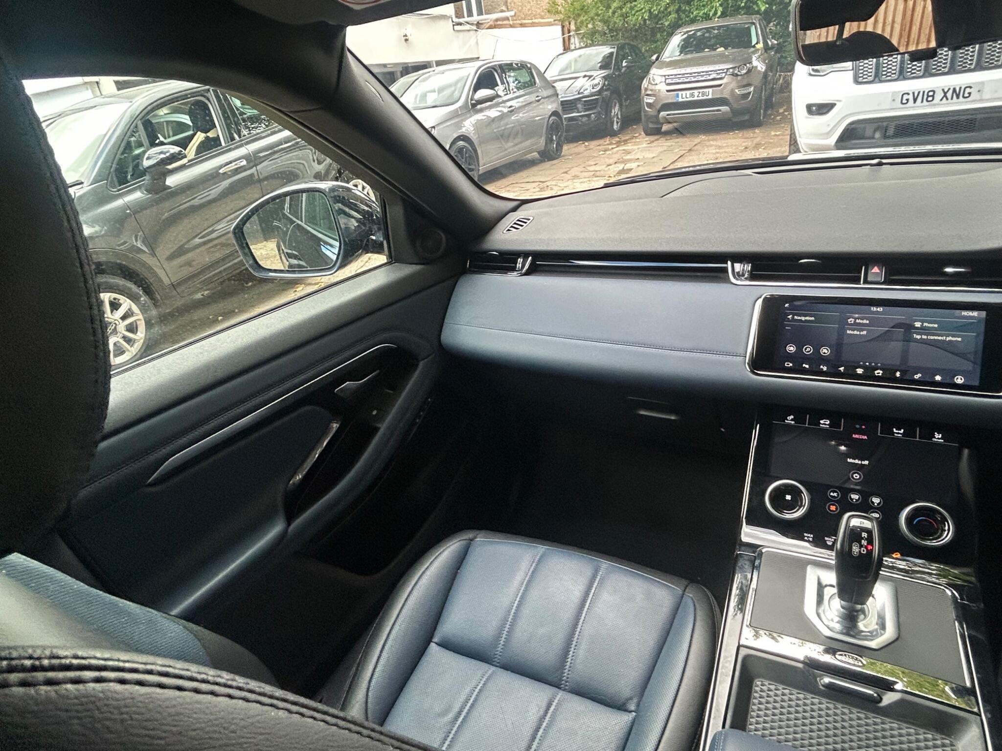 Land Rover Range Rover Evoque view 29