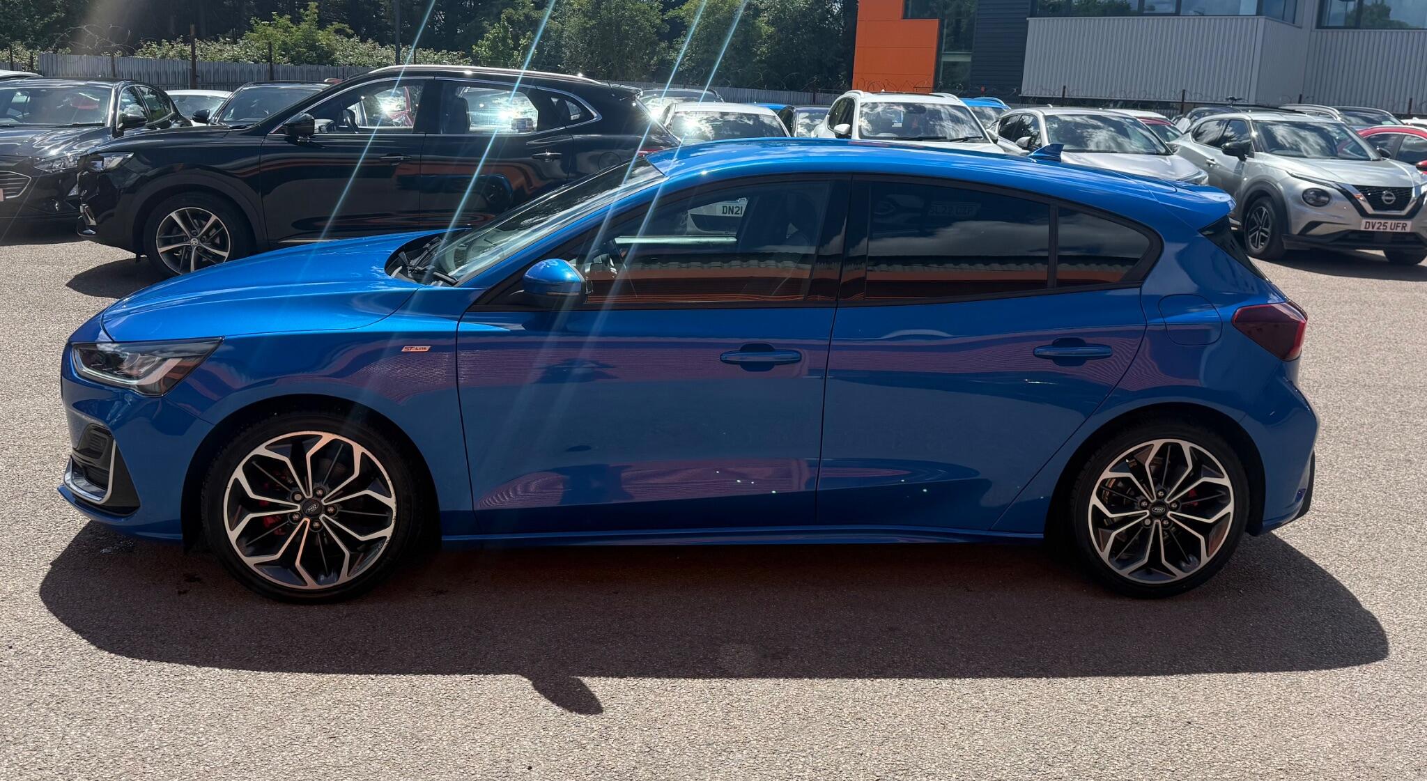 Ford Focus view 4