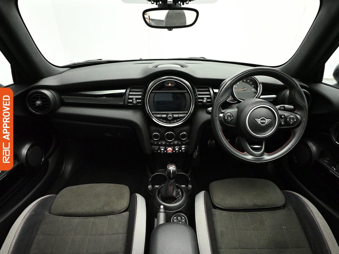 Mini Convertible view 2