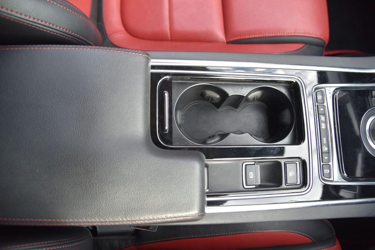 Jaguar XF view 40