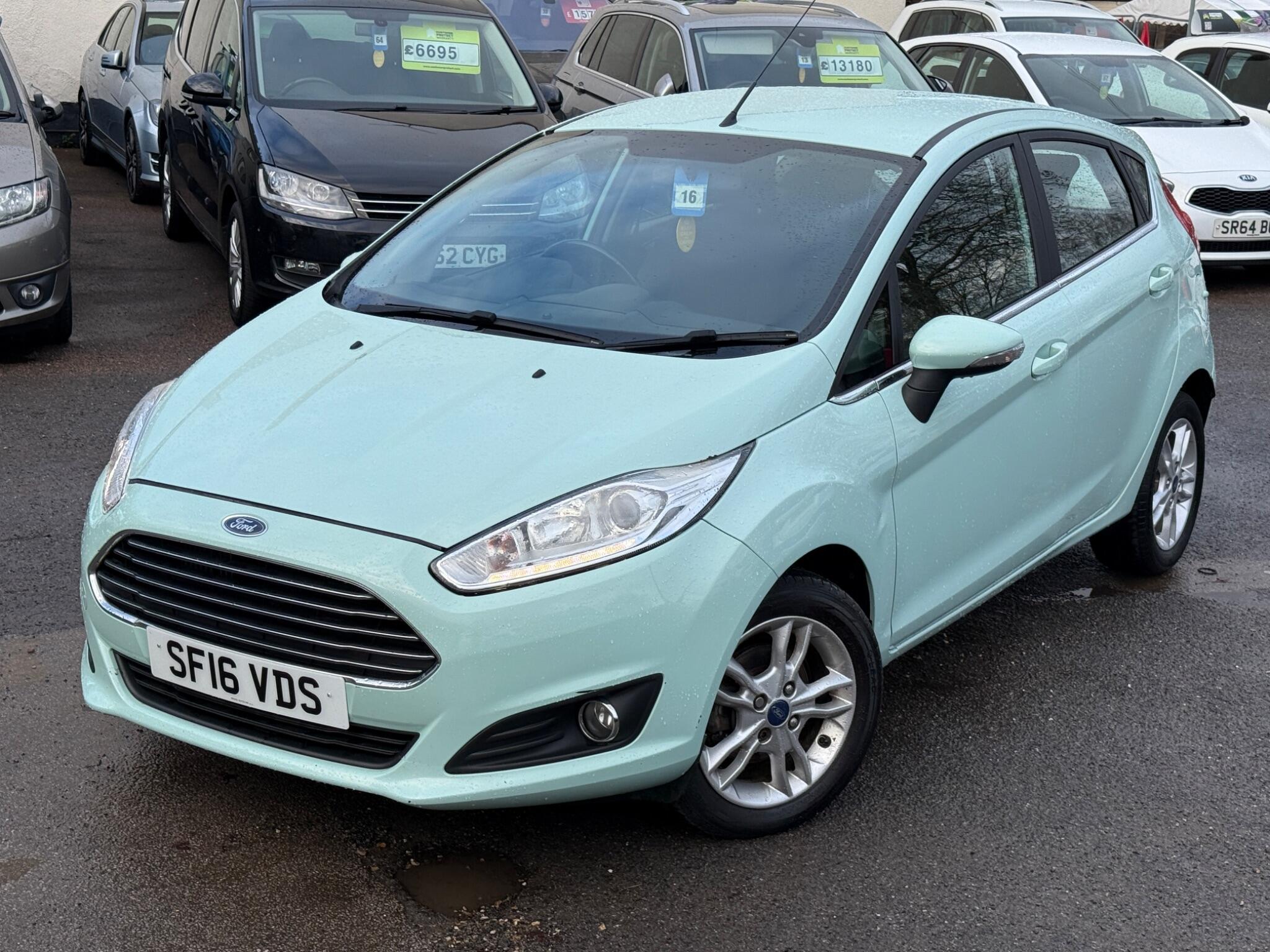 Ford Fiesta - Image 10