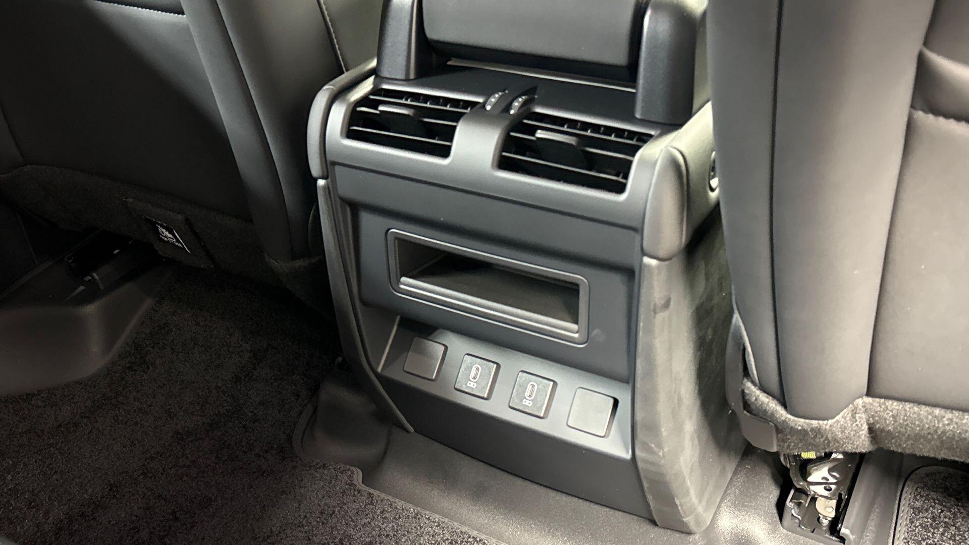 Land Rover Defender view 18