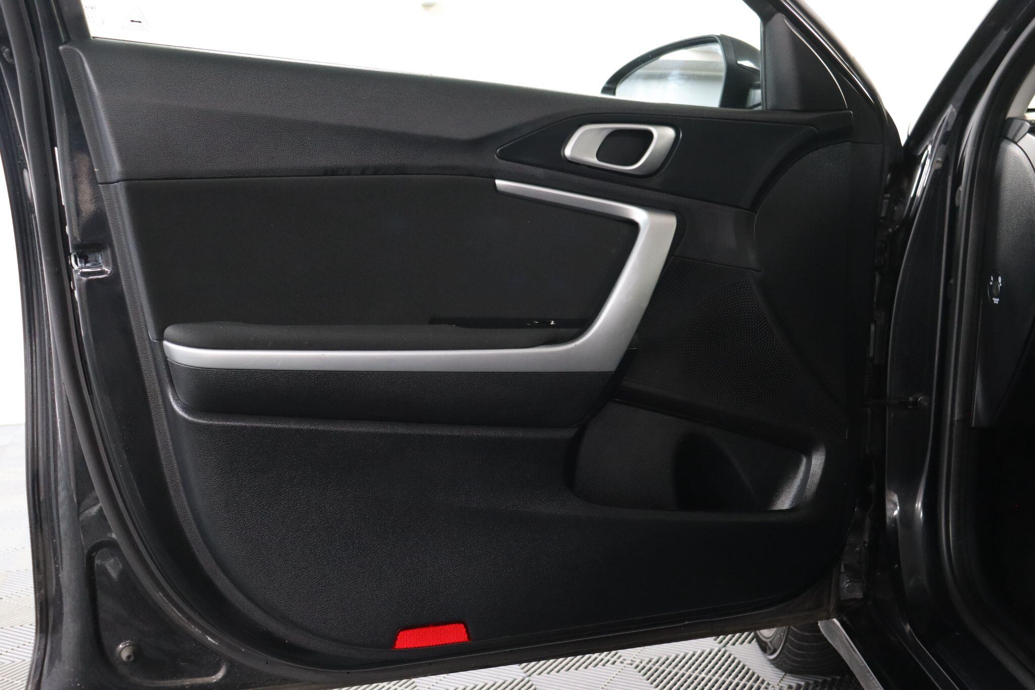 Kia Ceed view 43