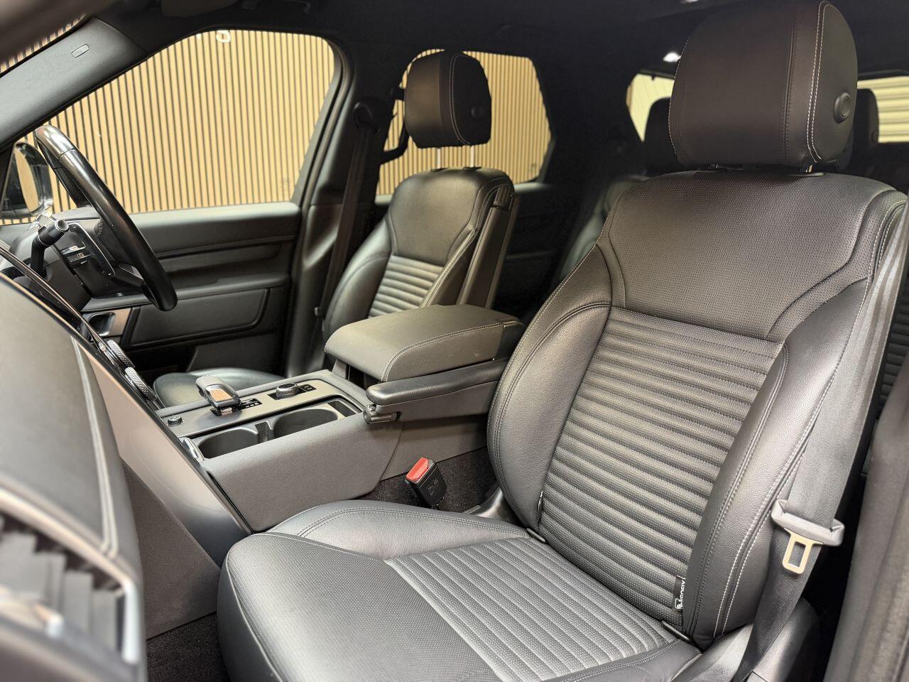 Land Rover Discovery 3 view 17