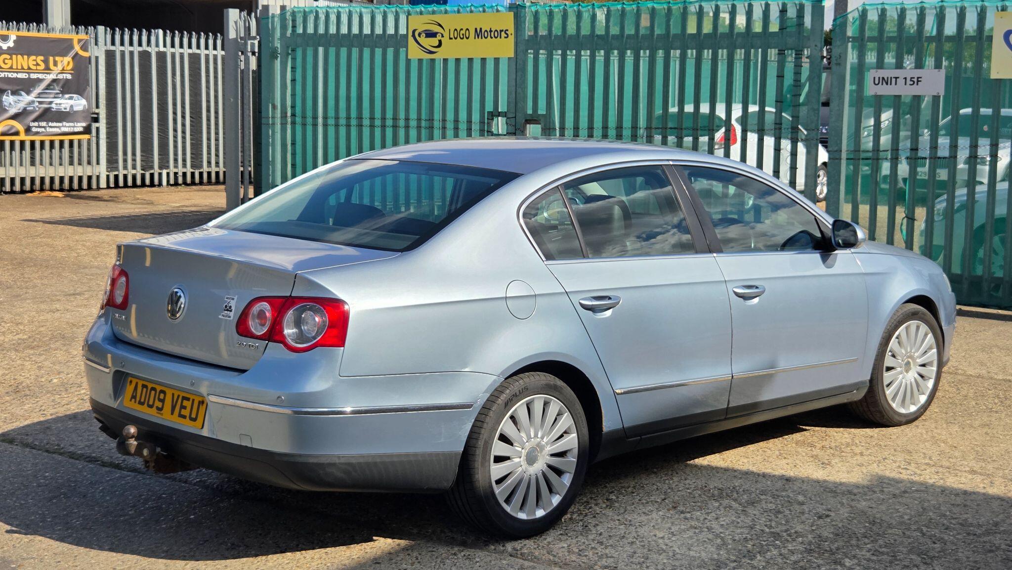 Volkswagen Passat view 9