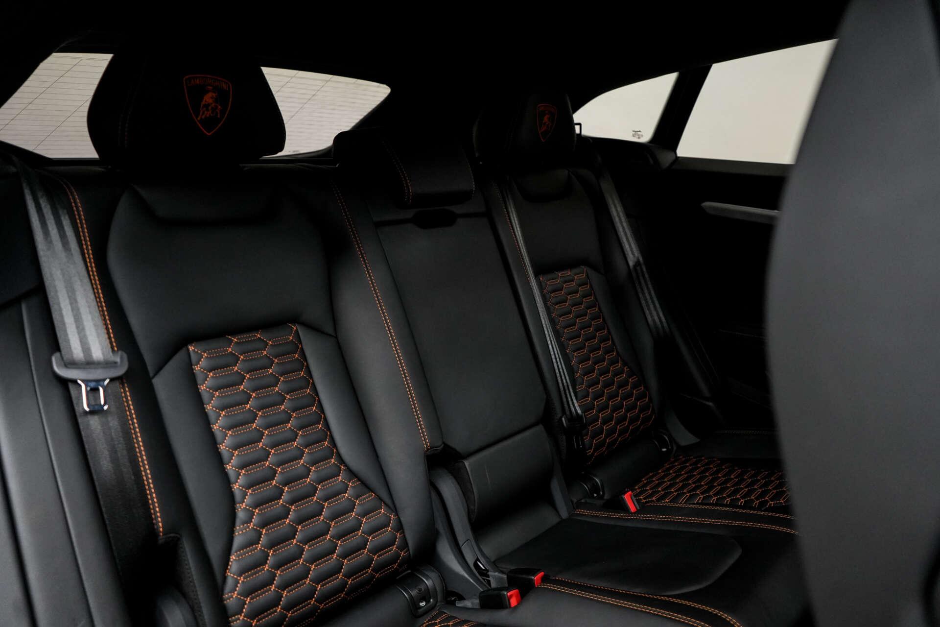 Lamborghini Urus view 38