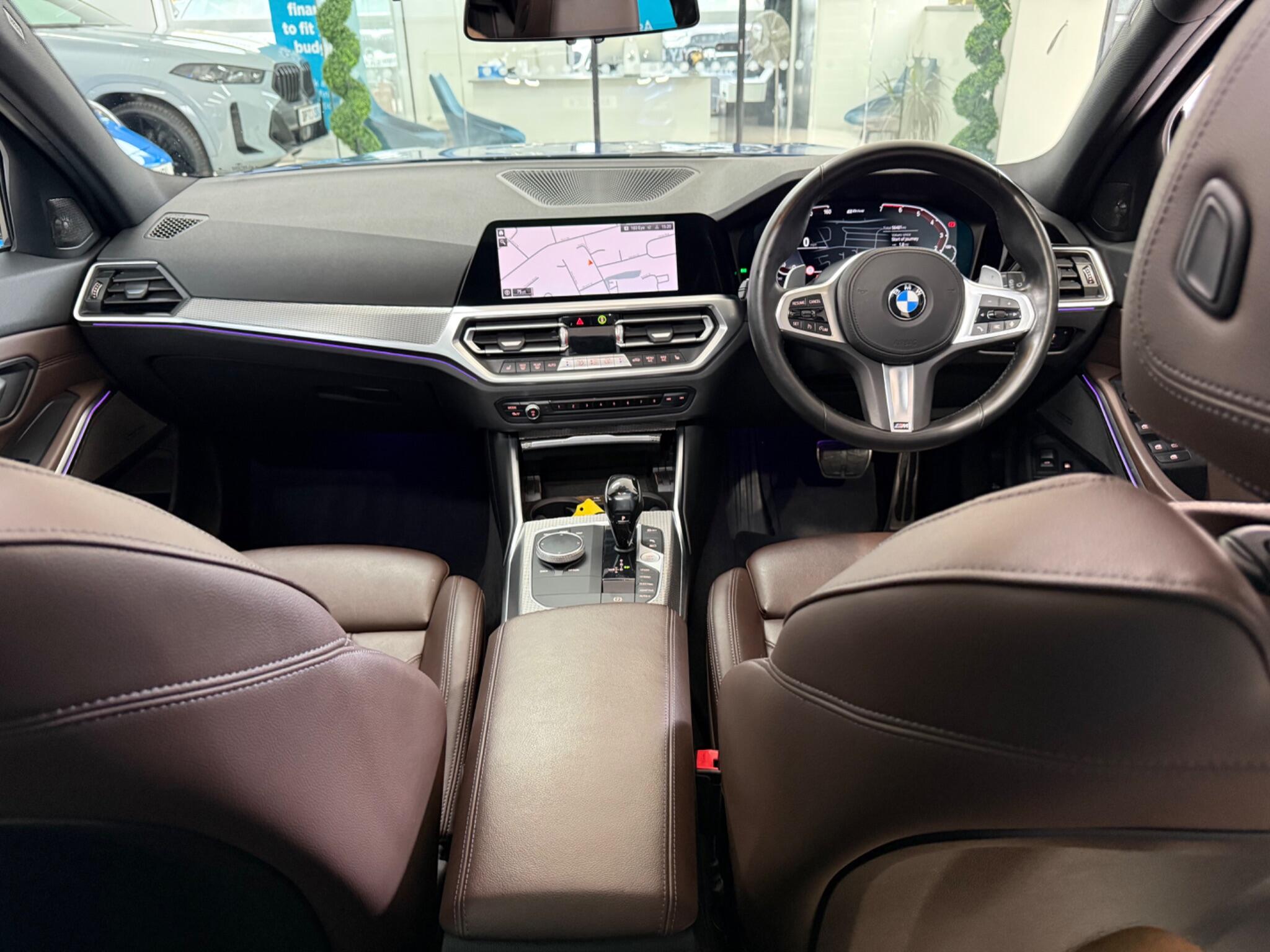 BMW 3 Series view 25