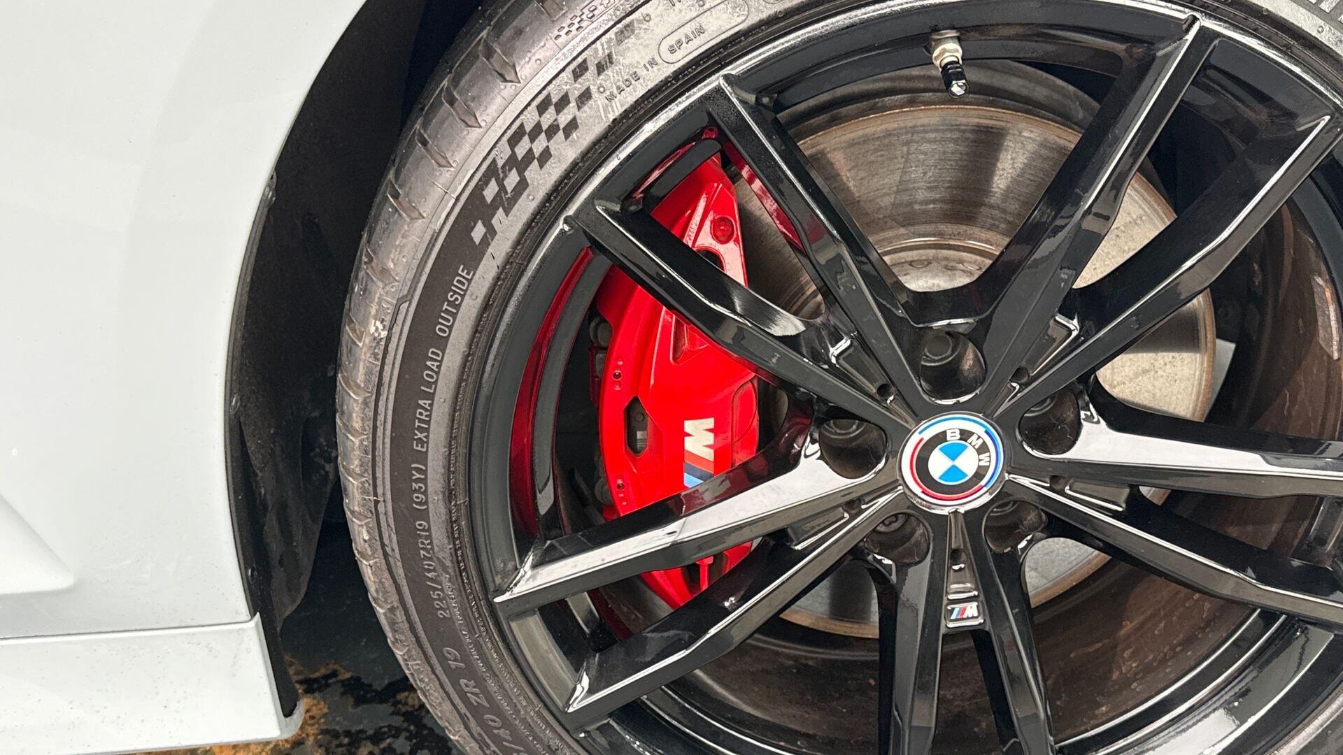 BMW 3 Series view 26