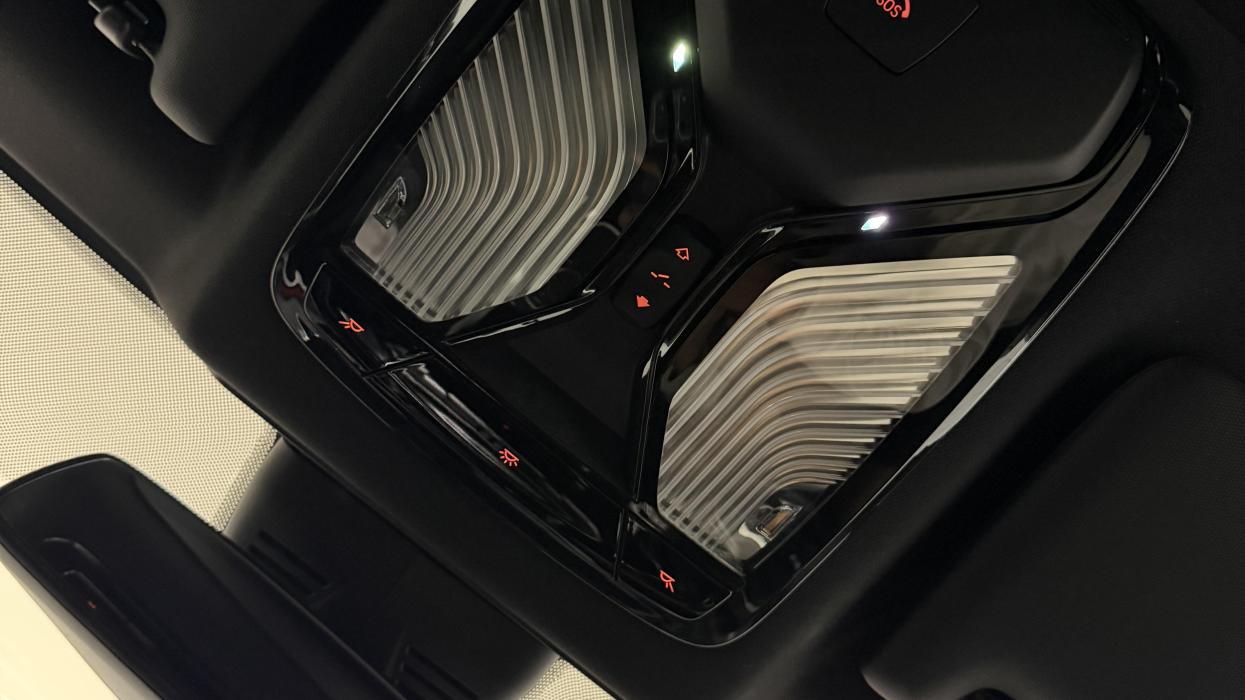 BMW 2 Series view 30