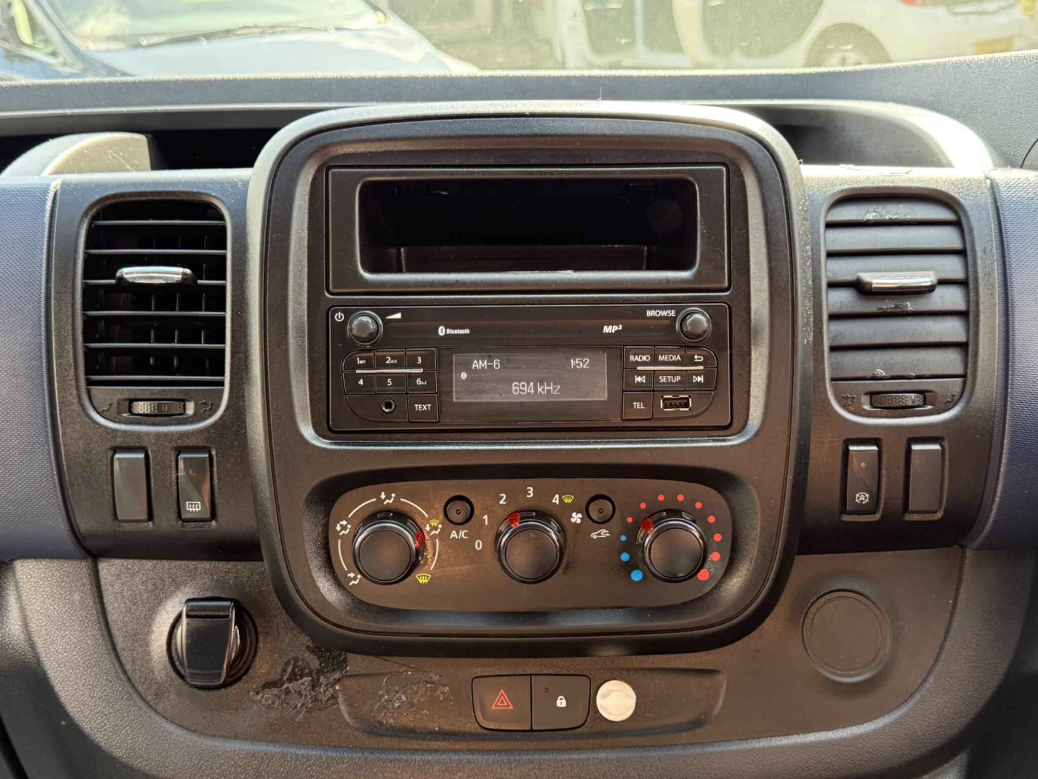 Vauxhall Vivaro - Image 60