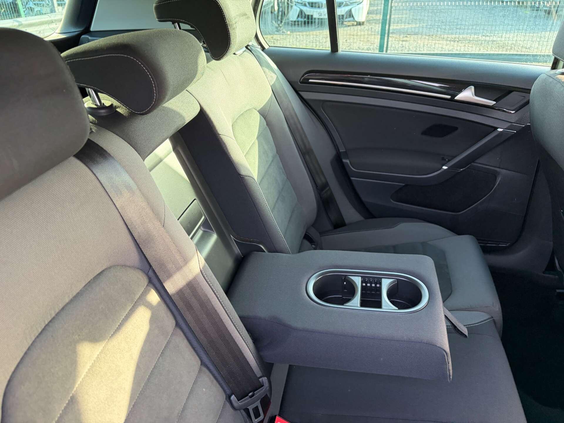 Volkswagen Golf view 32
