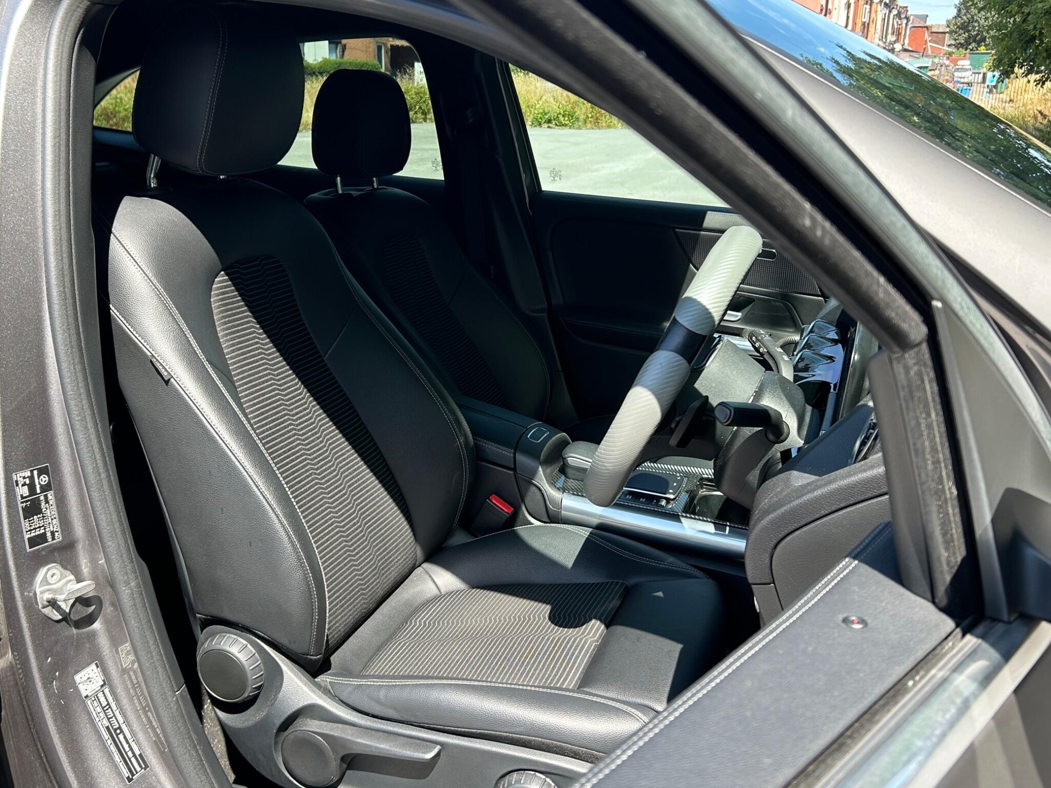 Mercedes-Benz Gla view 16