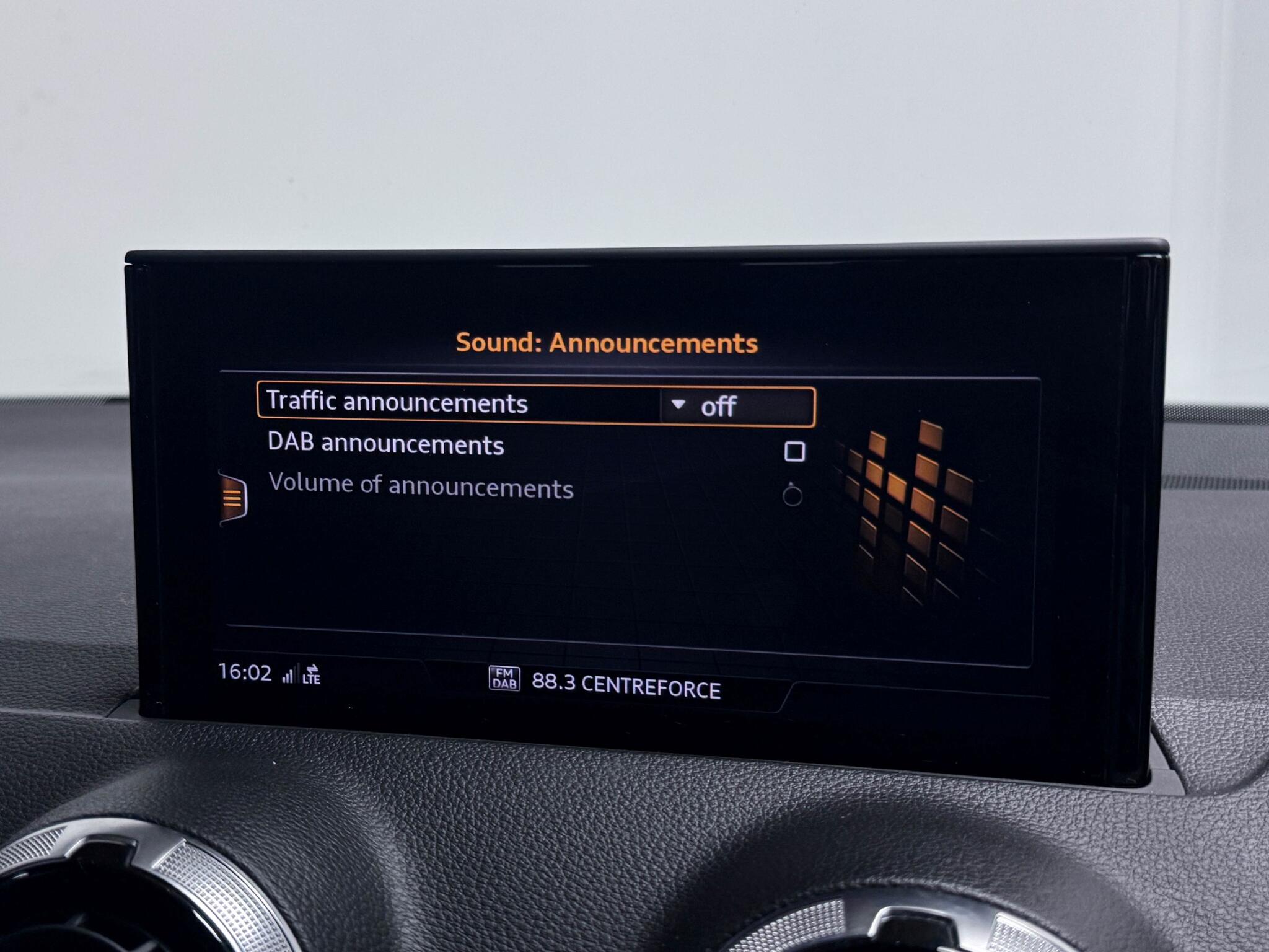 Audi SQ2 view 42