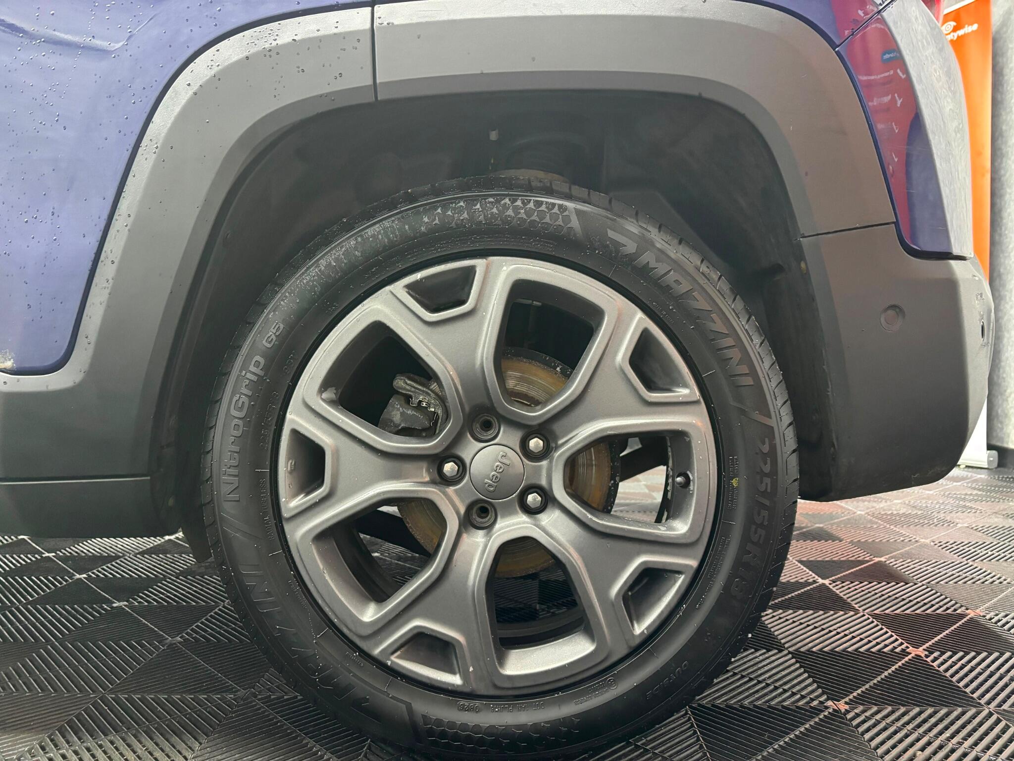 Jeep Renegade view 33