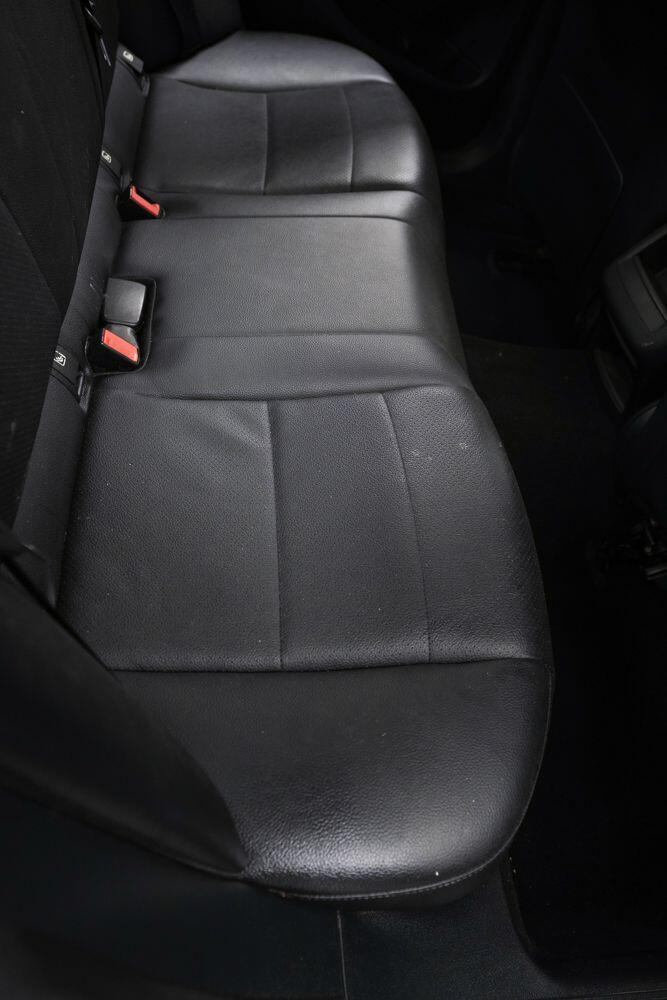 Mercedes-Benz C-Class view 11